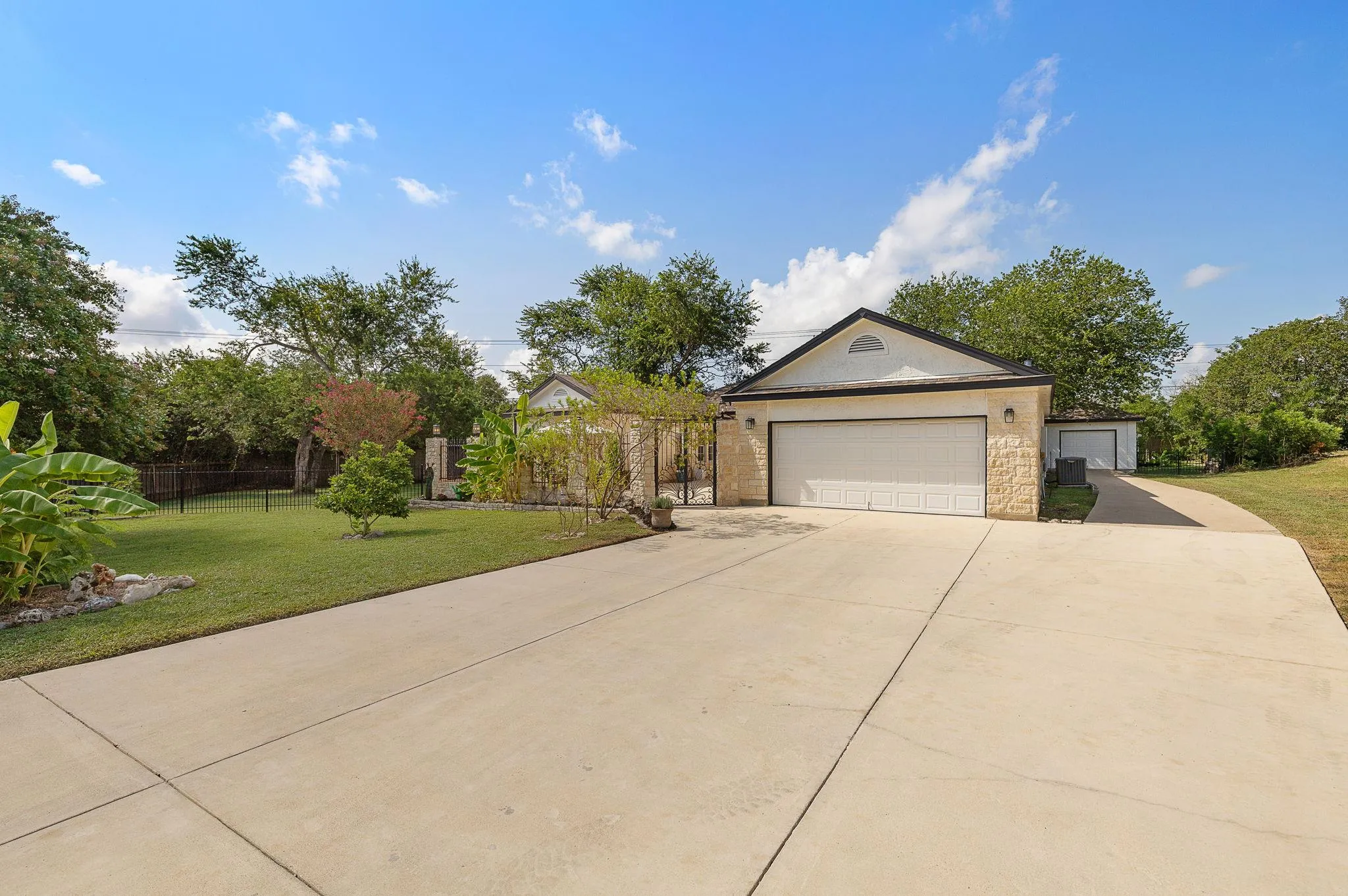 Photo 4 of 11808 ARNOLD LN