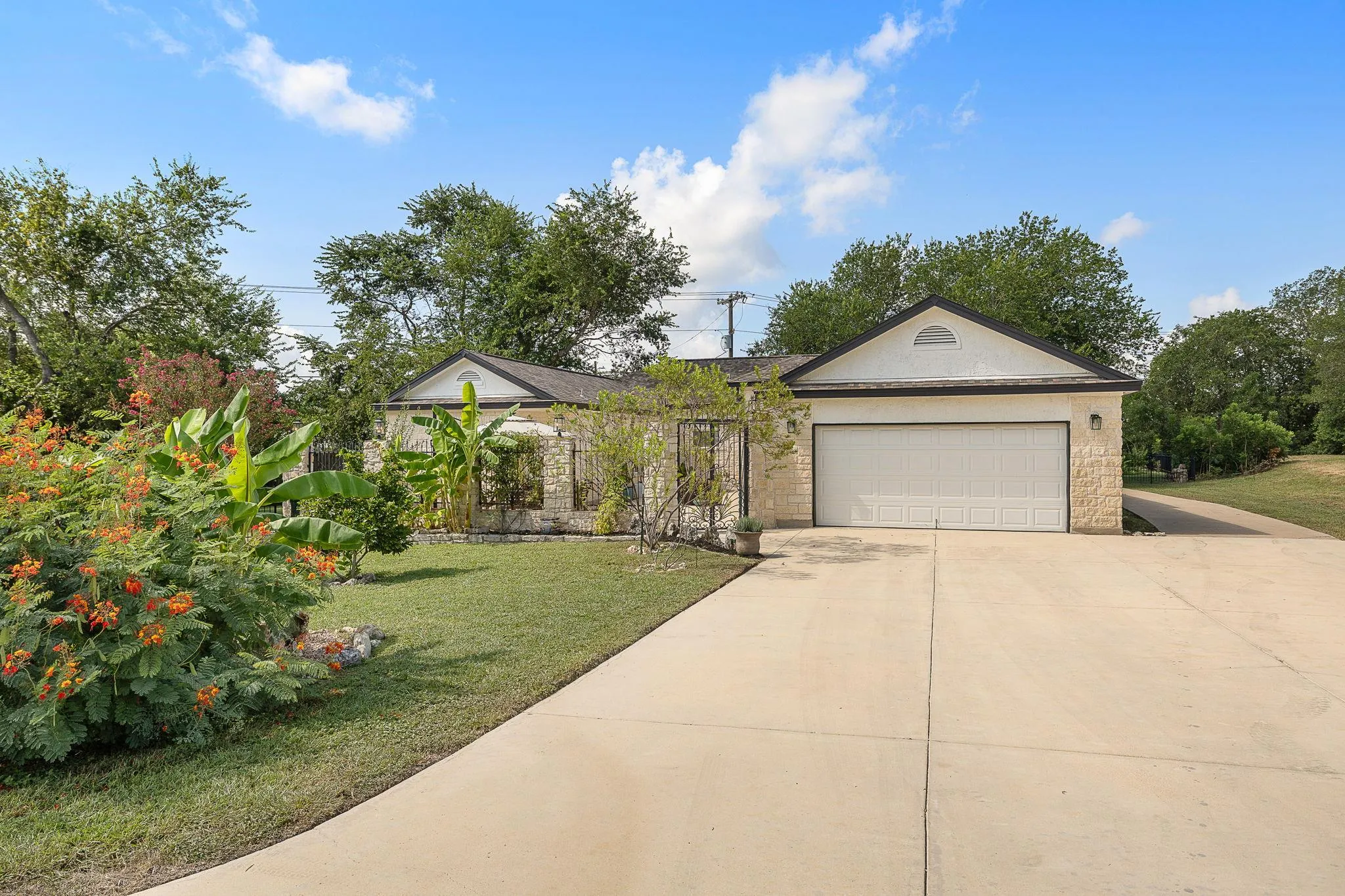 Photo 2 of 11808 ARNOLD LN
