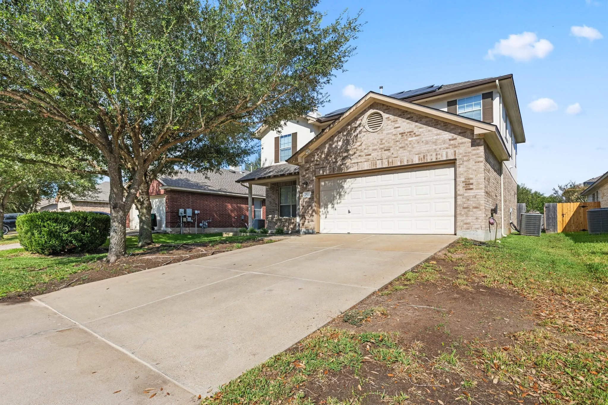 Photo 3 of 18644 DRY POND DR