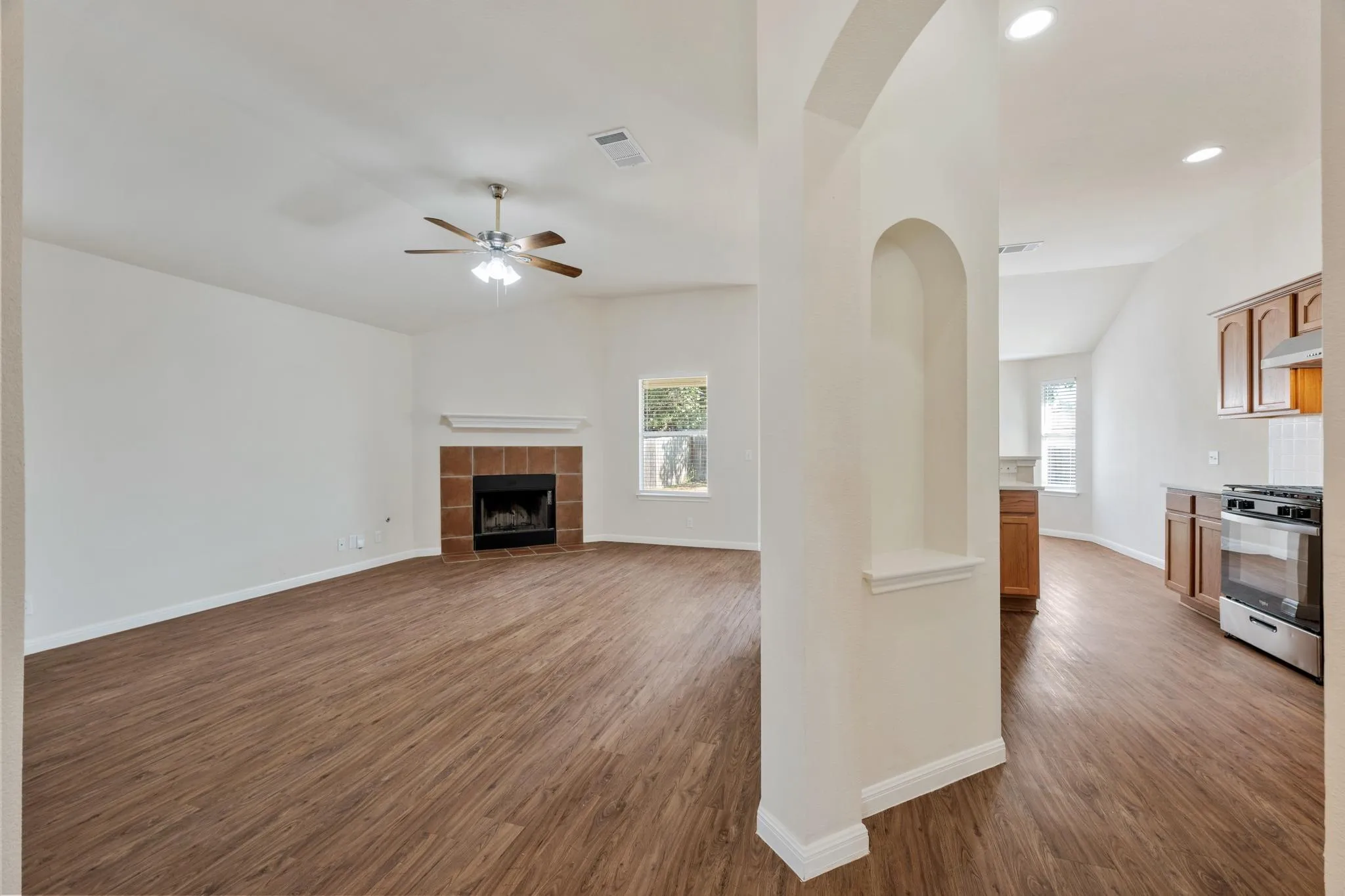 Photo 4 of 15210 MIMEBARK WAY