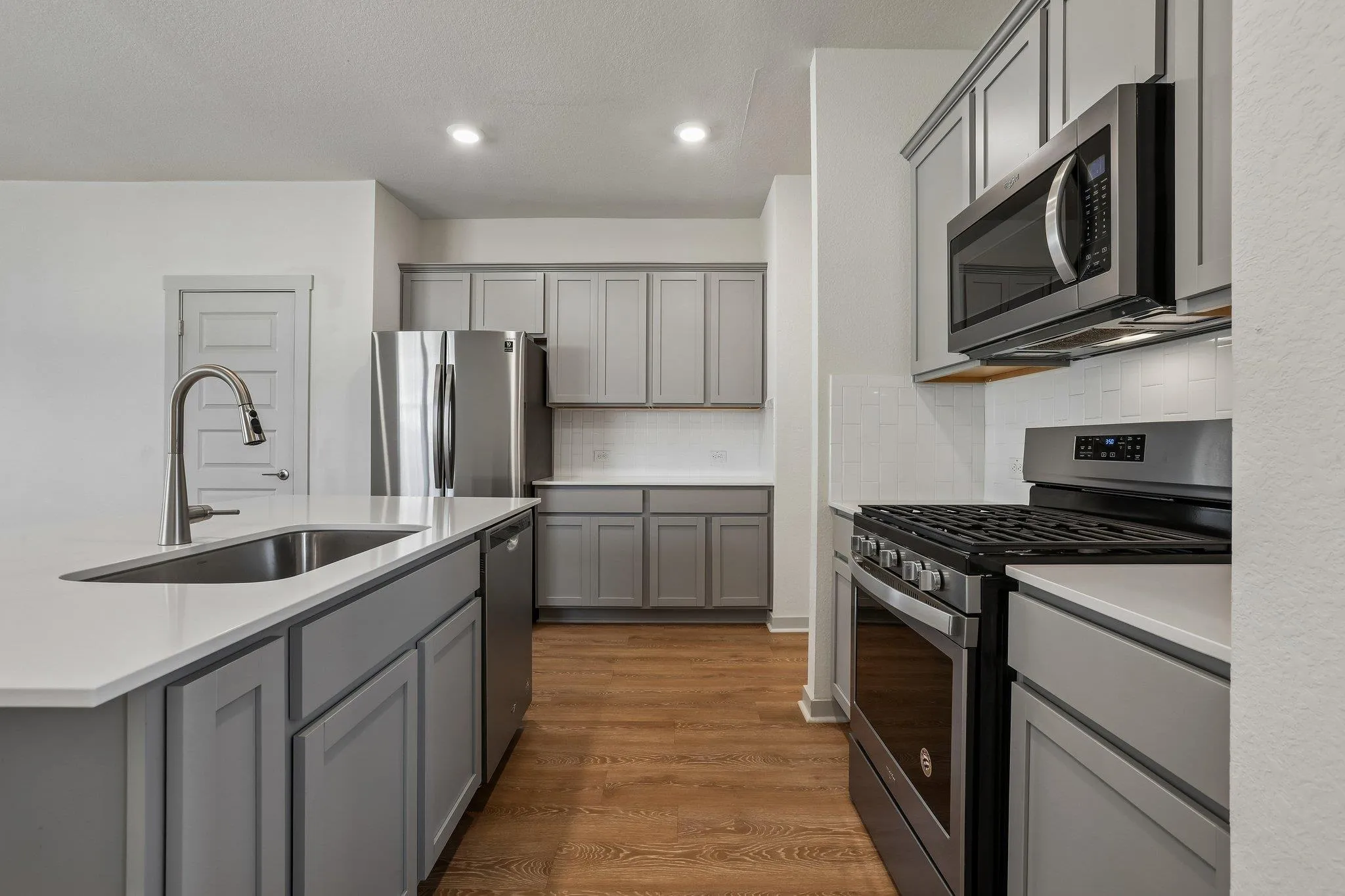 Photo 5 of 10724 DEATON LN