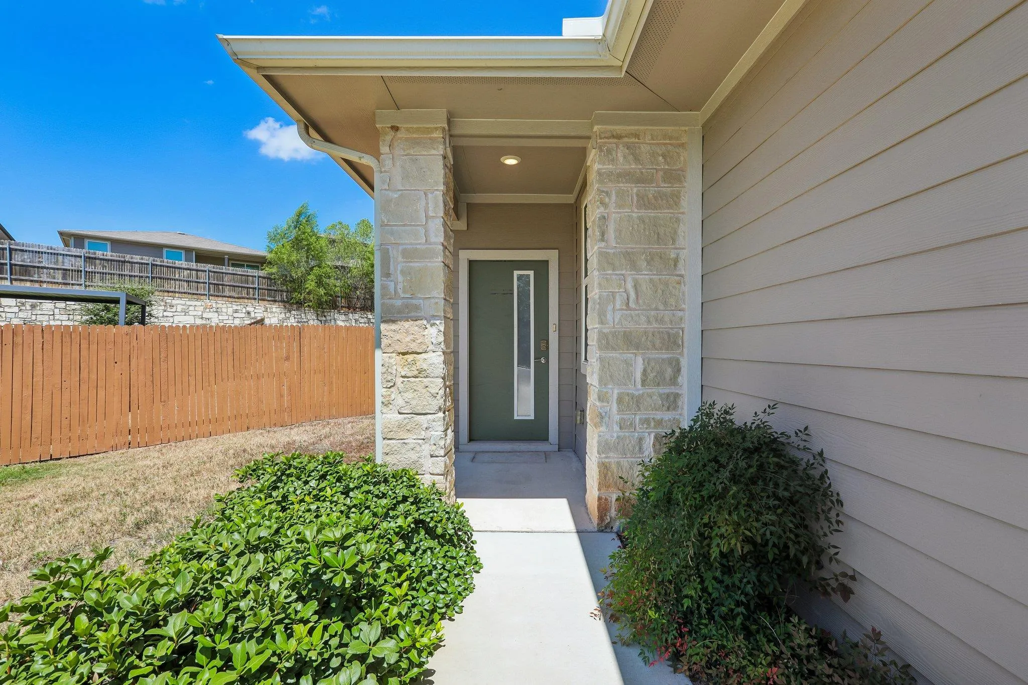 Photo 3 of 10724 DEATON LN