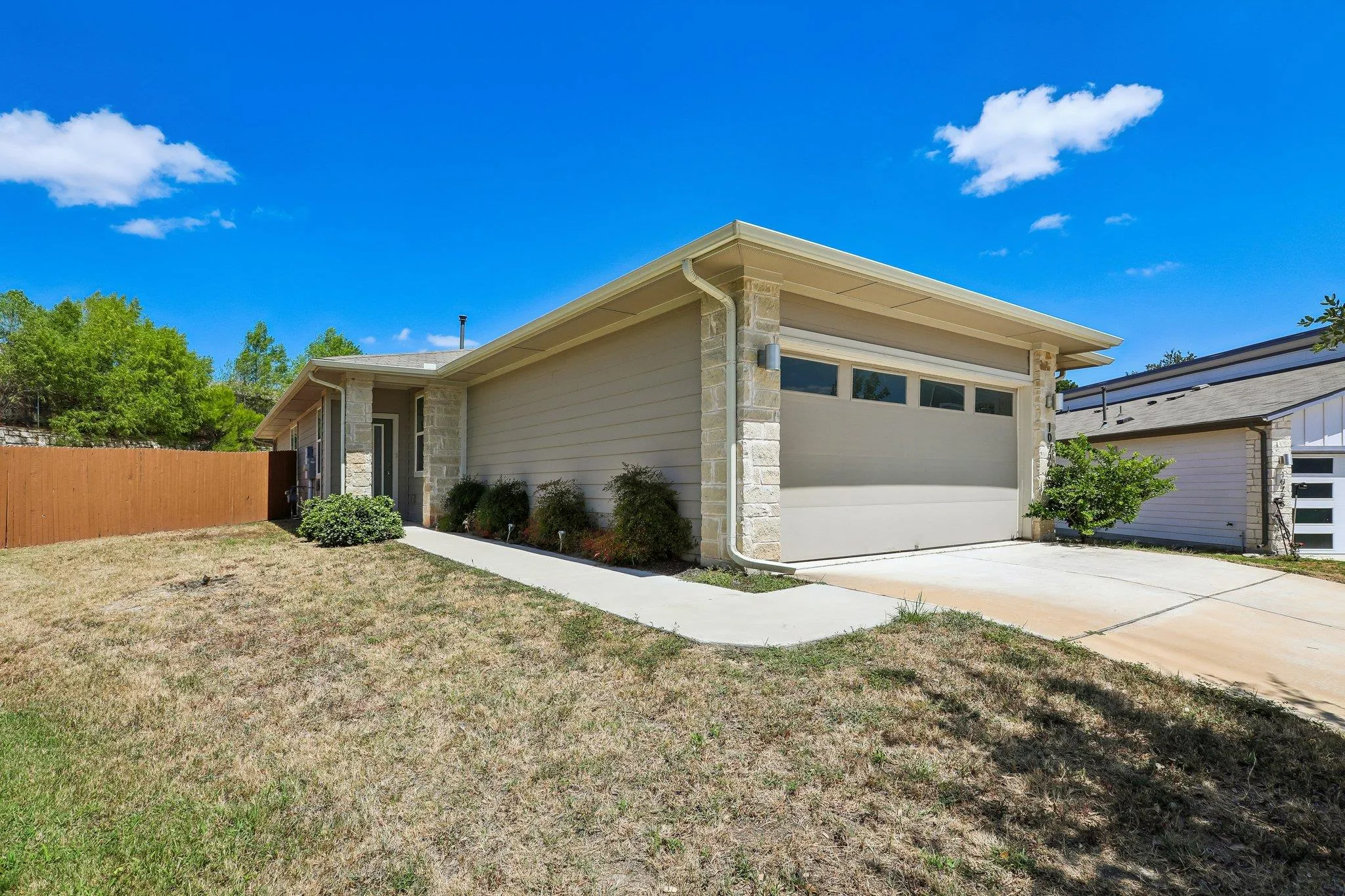 Photo 2 of 10724 DEATON LN
