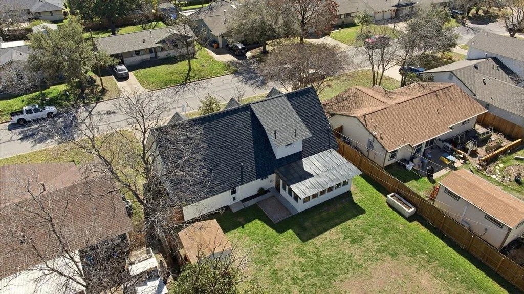 Photo 4 of 8100 STILLWOOD LN