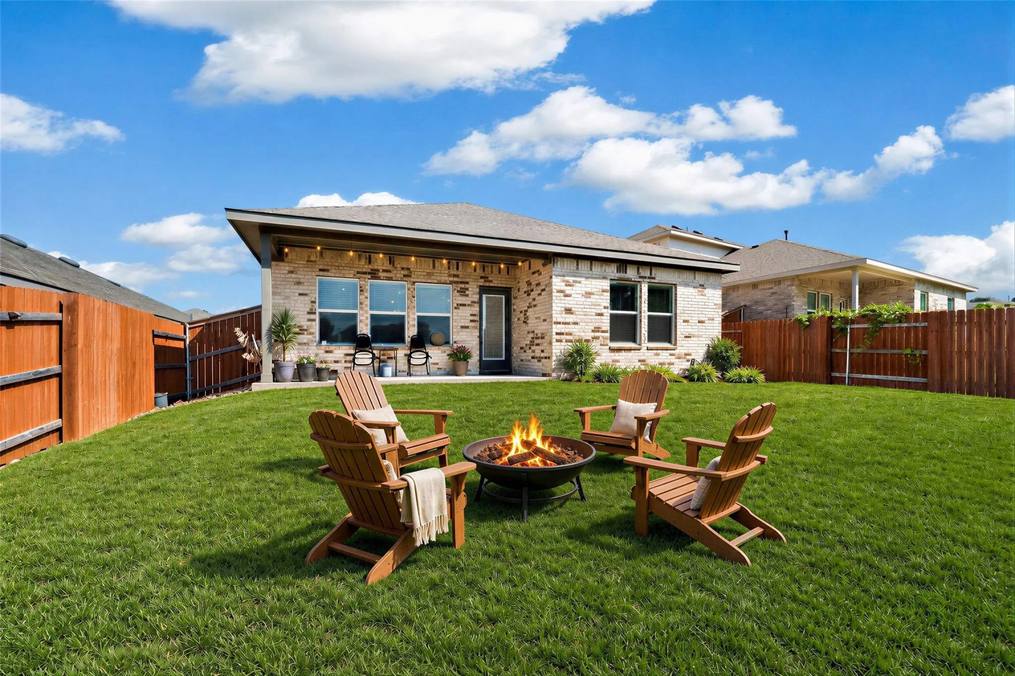 Photo 2 of 2428 HACKAMORE DR
