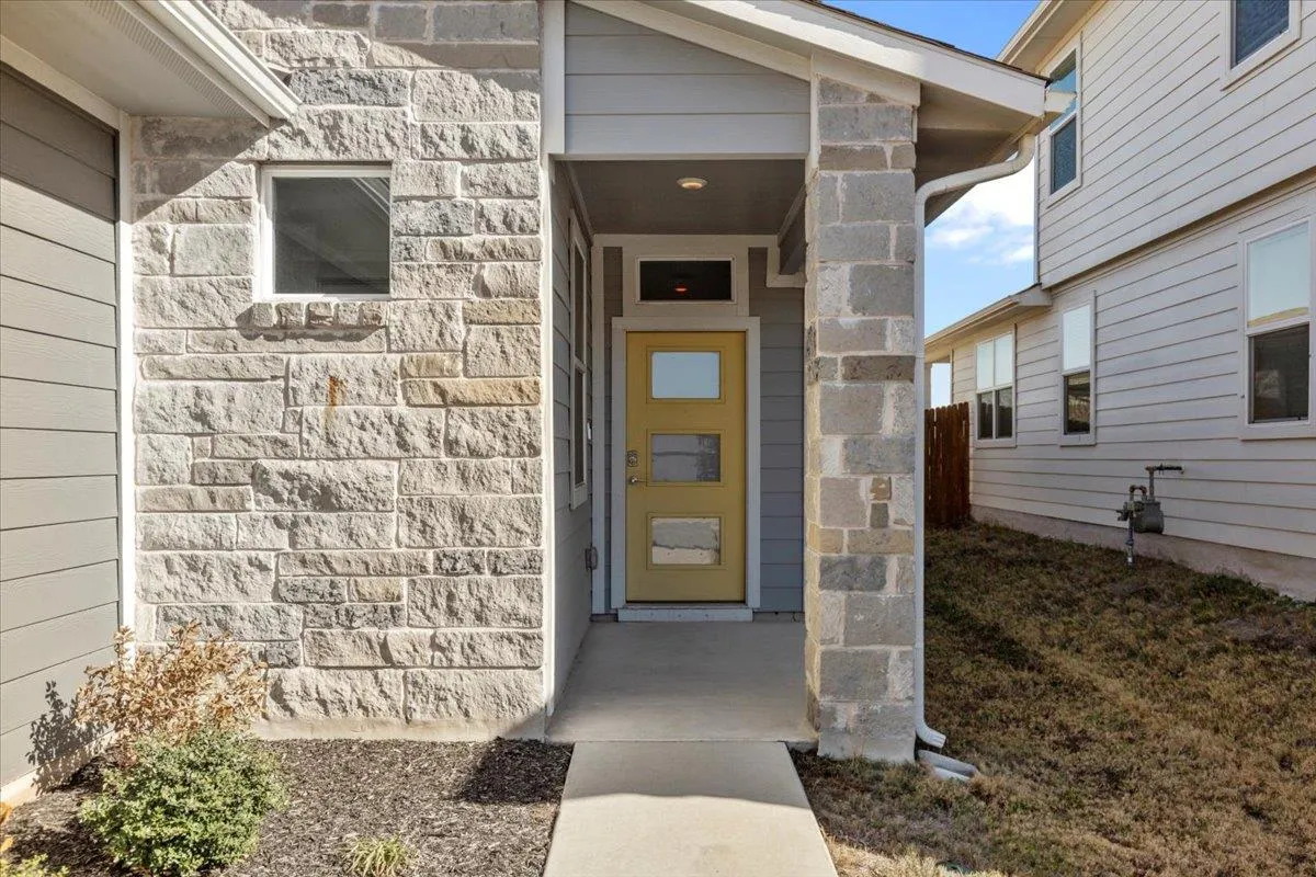 Photo 4 of 7704 JACOBEAN WAY