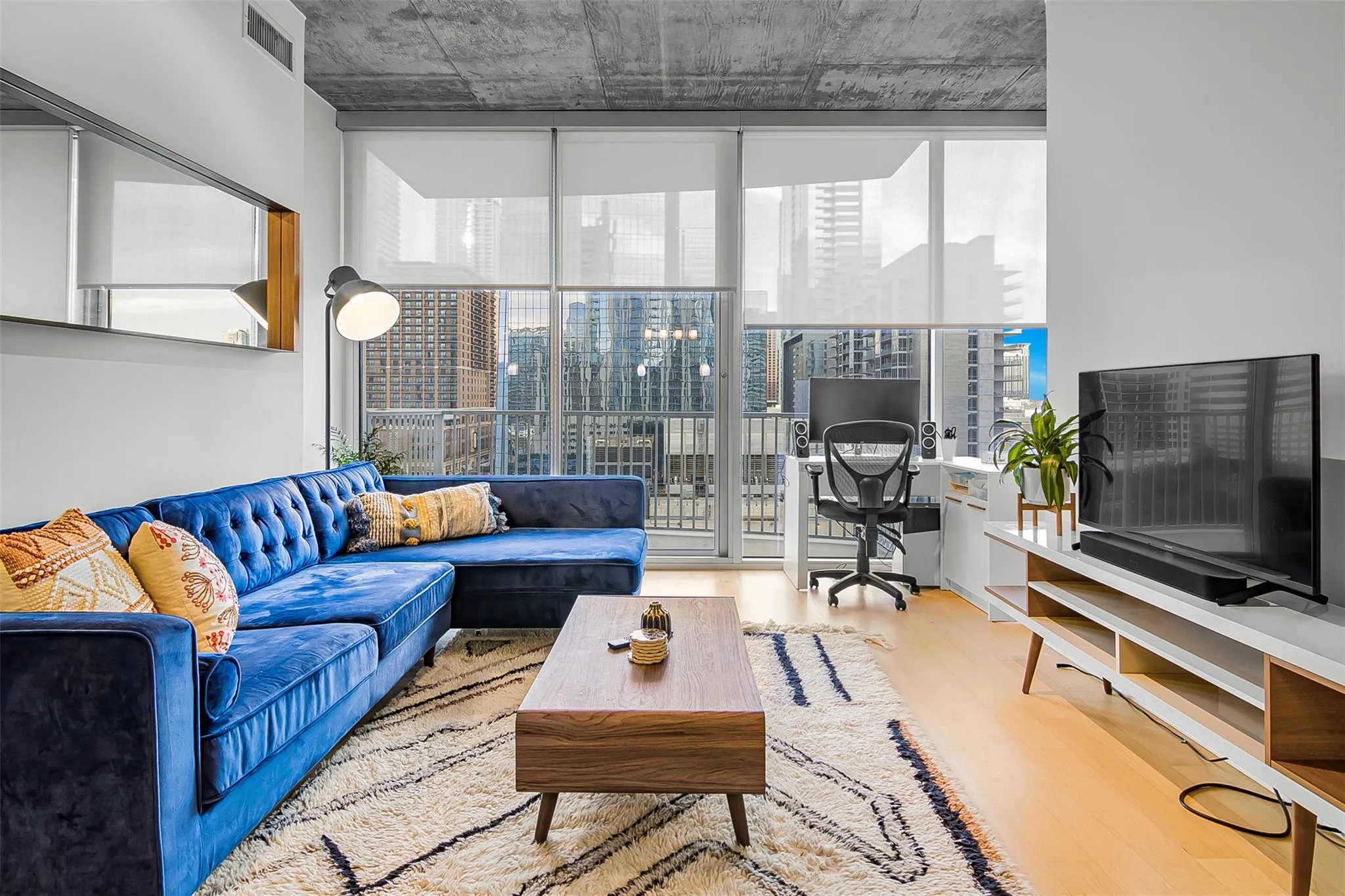 Photo 4 of 360 NUECES ST #1105