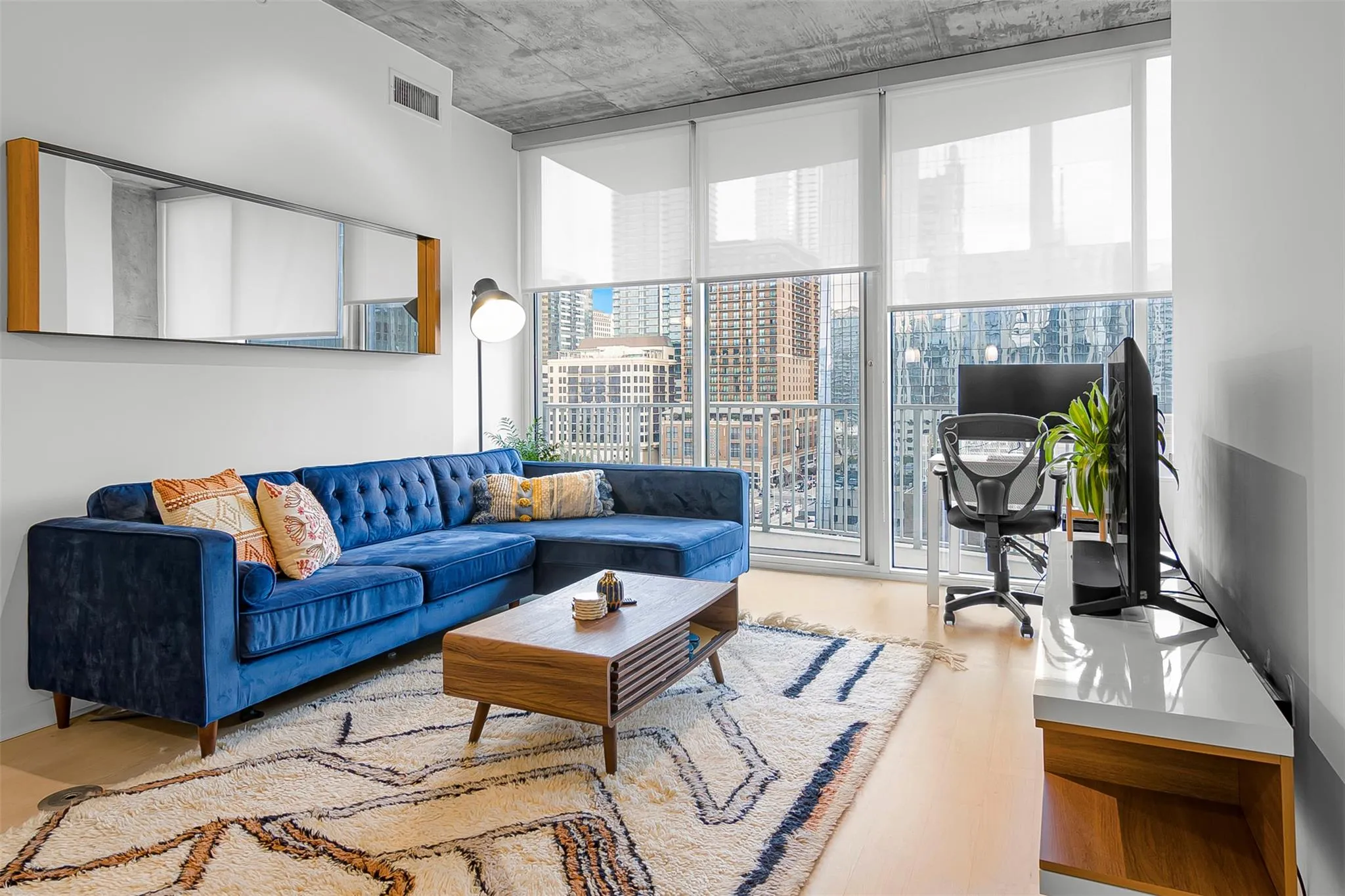 Photo 5 of 360 NUECES ST #1105