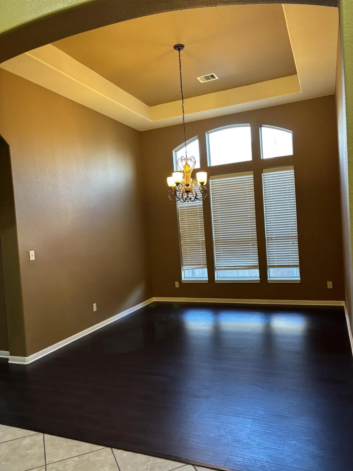 Photo 5 of 404 E NAKOMA DR