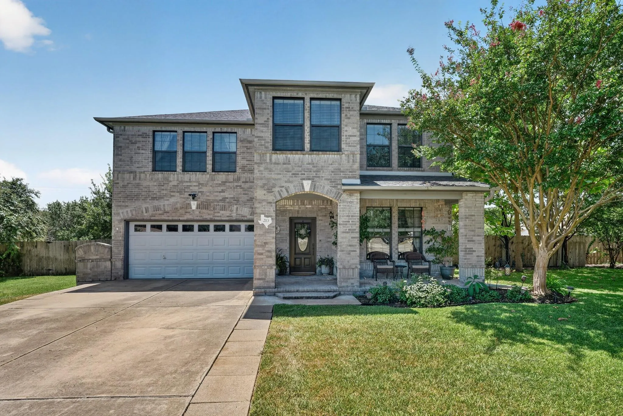 Photo 2 of 213 SILVER LACE LN