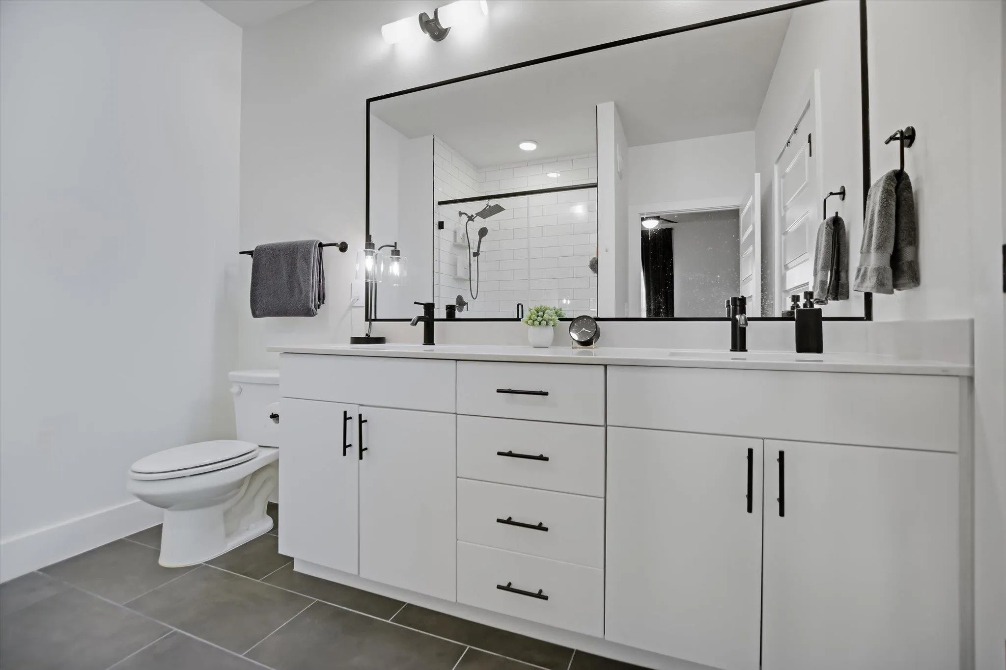 Photo 5 of 3101 GOVALLE AVE #207