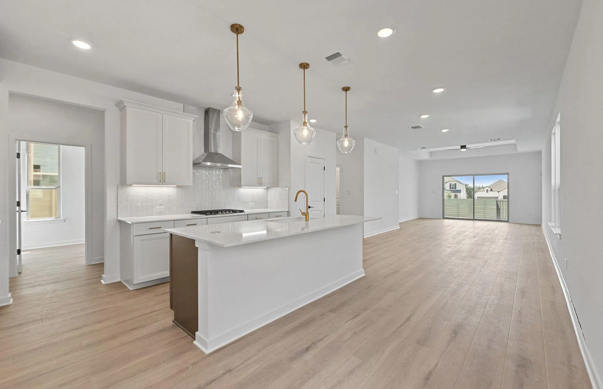 Photo 4 of 1820 SPRING MOUNTAIN CV