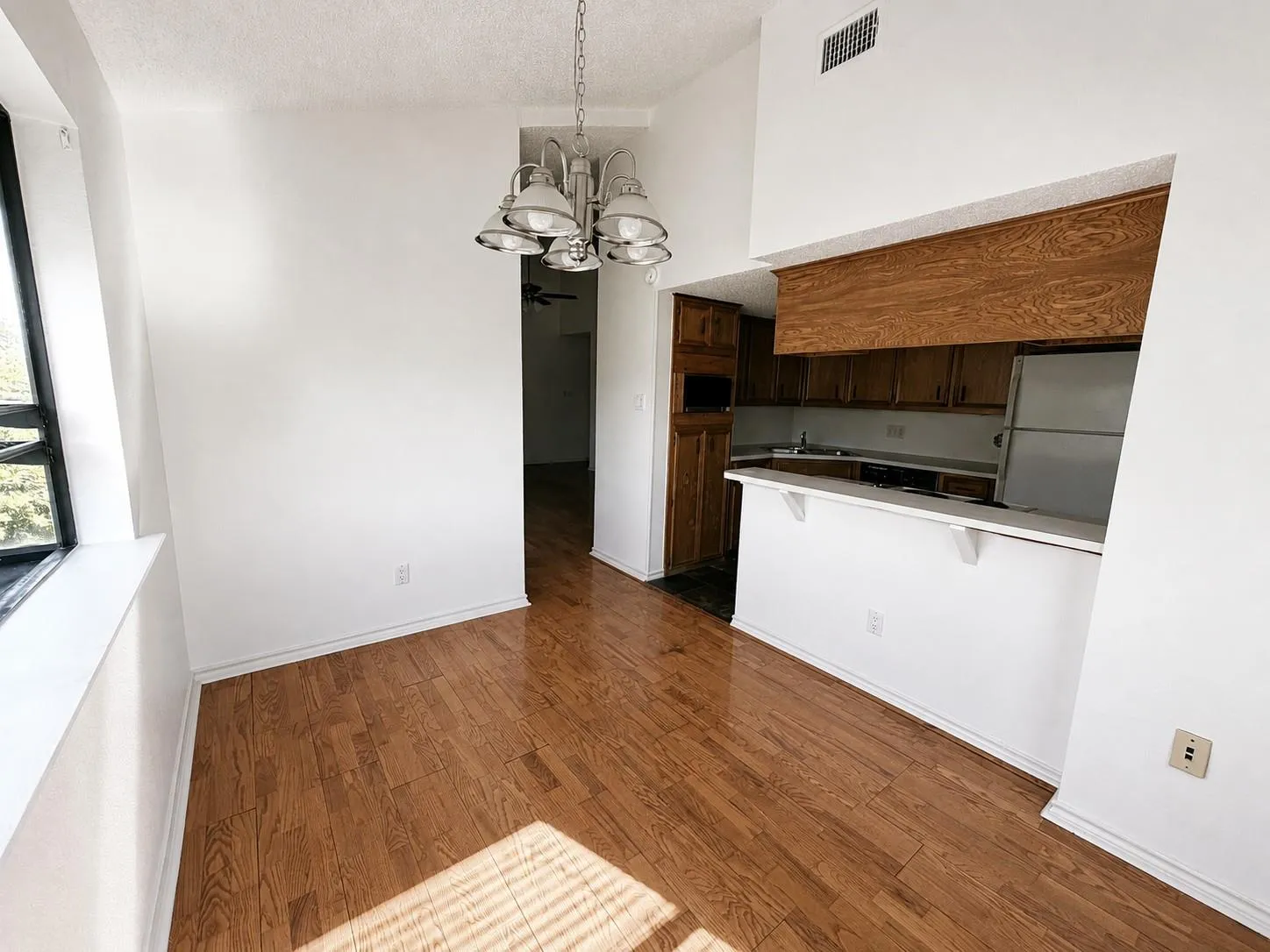 Photo 5 of 2508 W 12TH ST #304