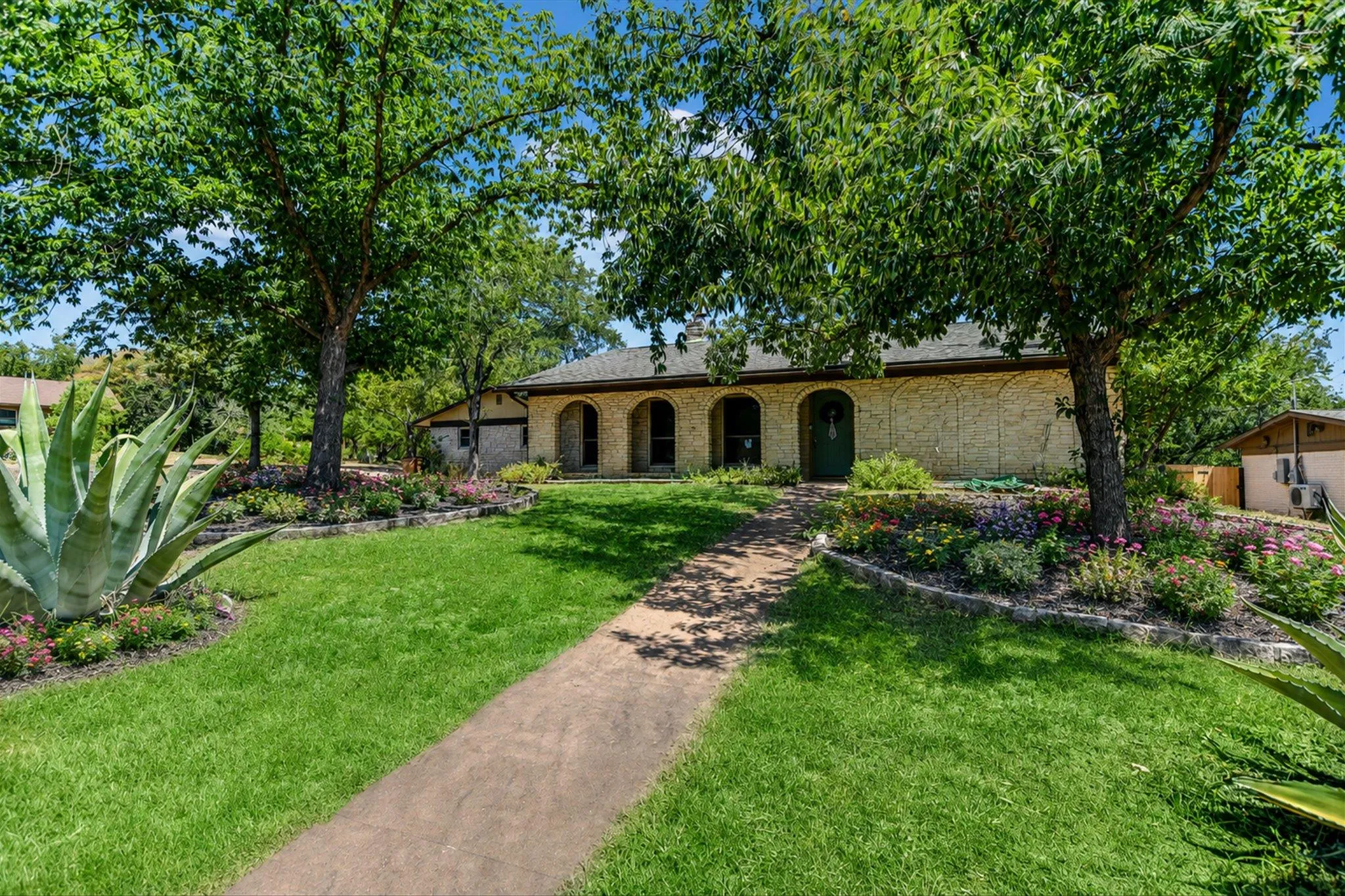 Photo 2 of 6920 SCENIC BROOK DR