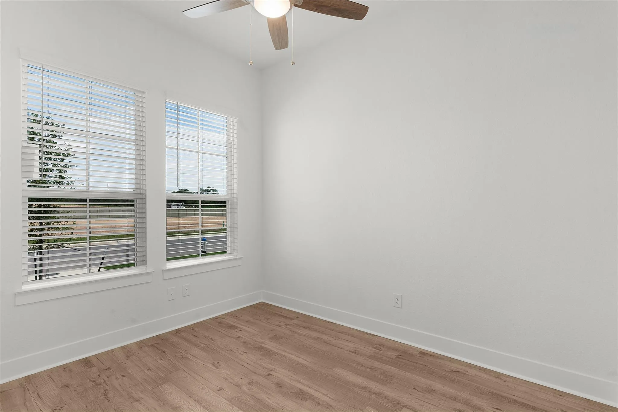 Photo 3 of 213 MONTECIDO DR