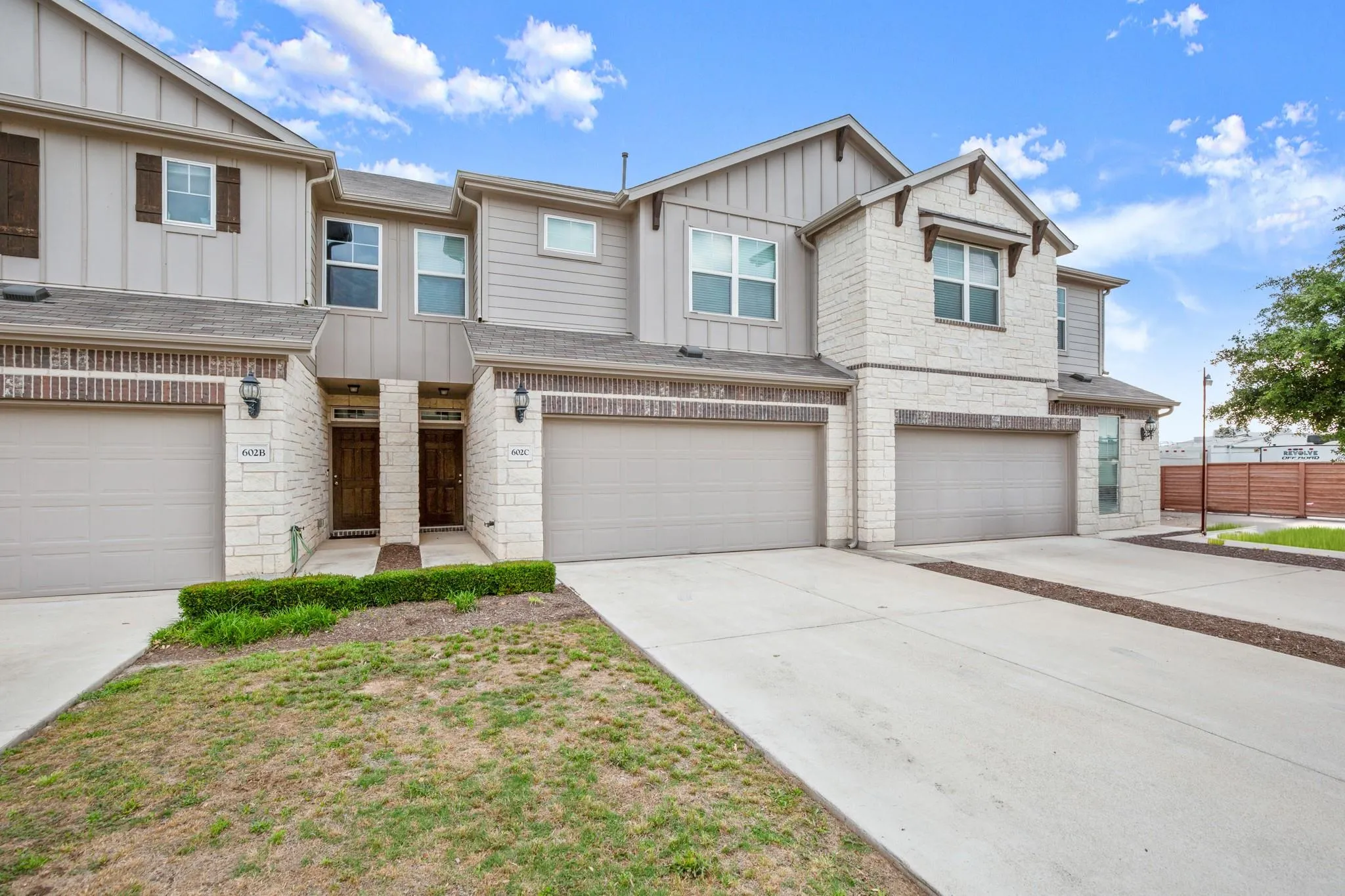 Photo 3 of 602 CATERPILLAR ST #C