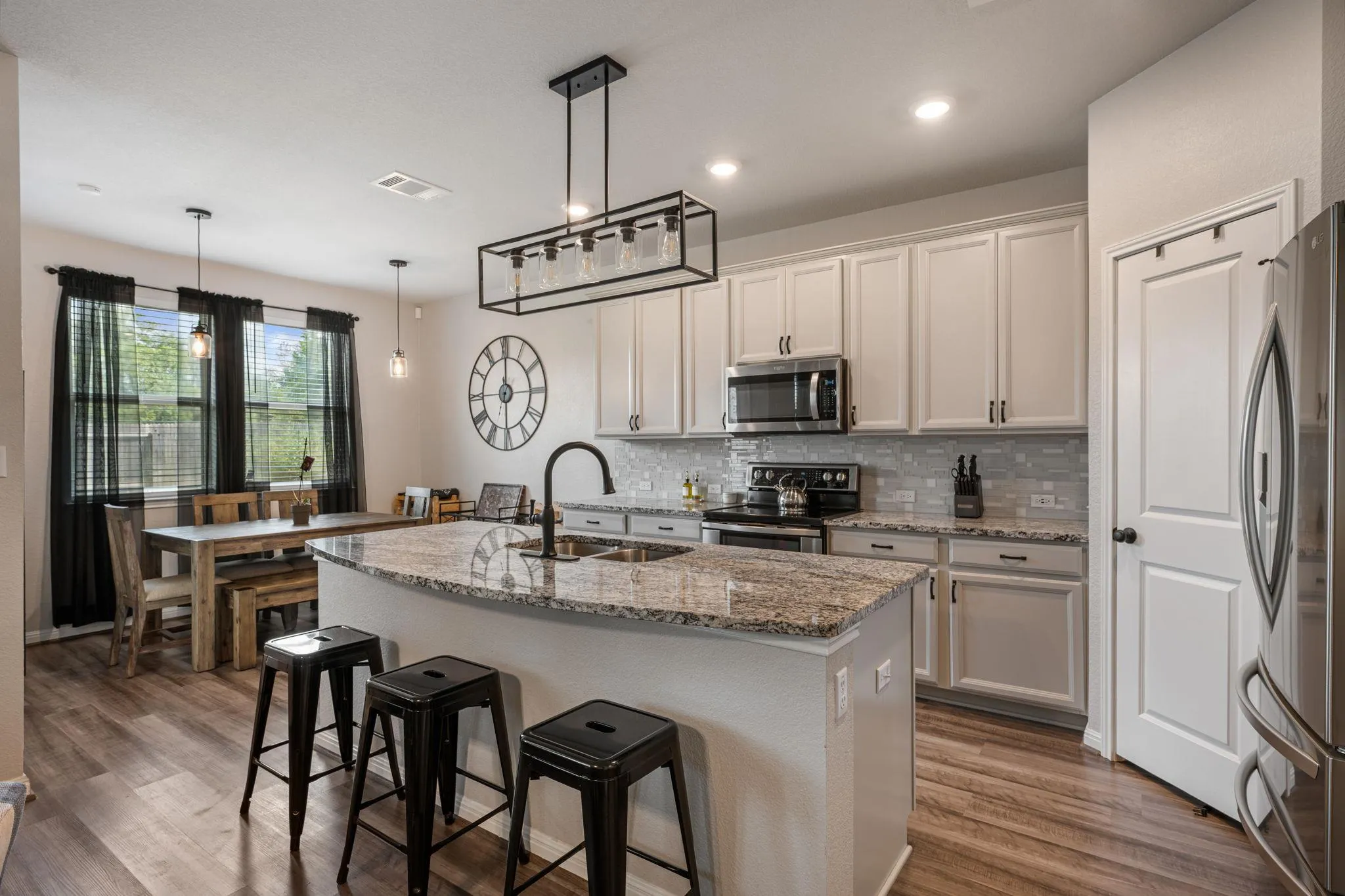 Photo 4 of 18921 SCORIA DR
