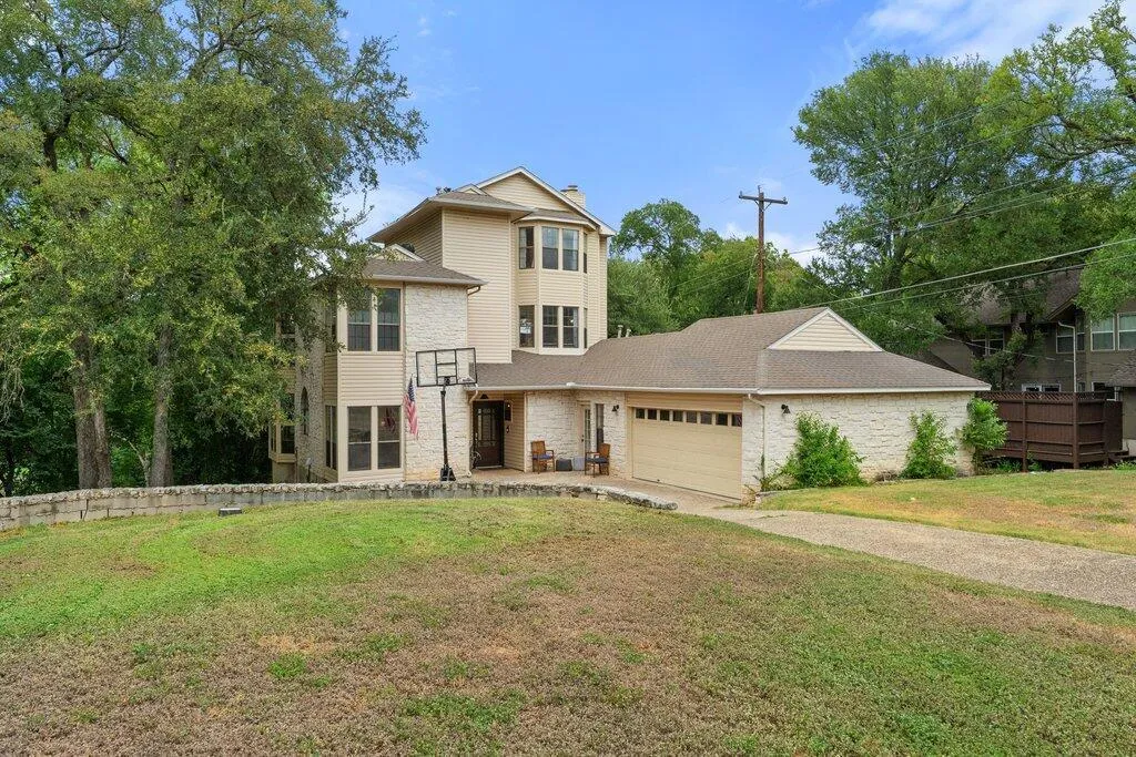 Photo 2 of 501 WESTBROOK DR