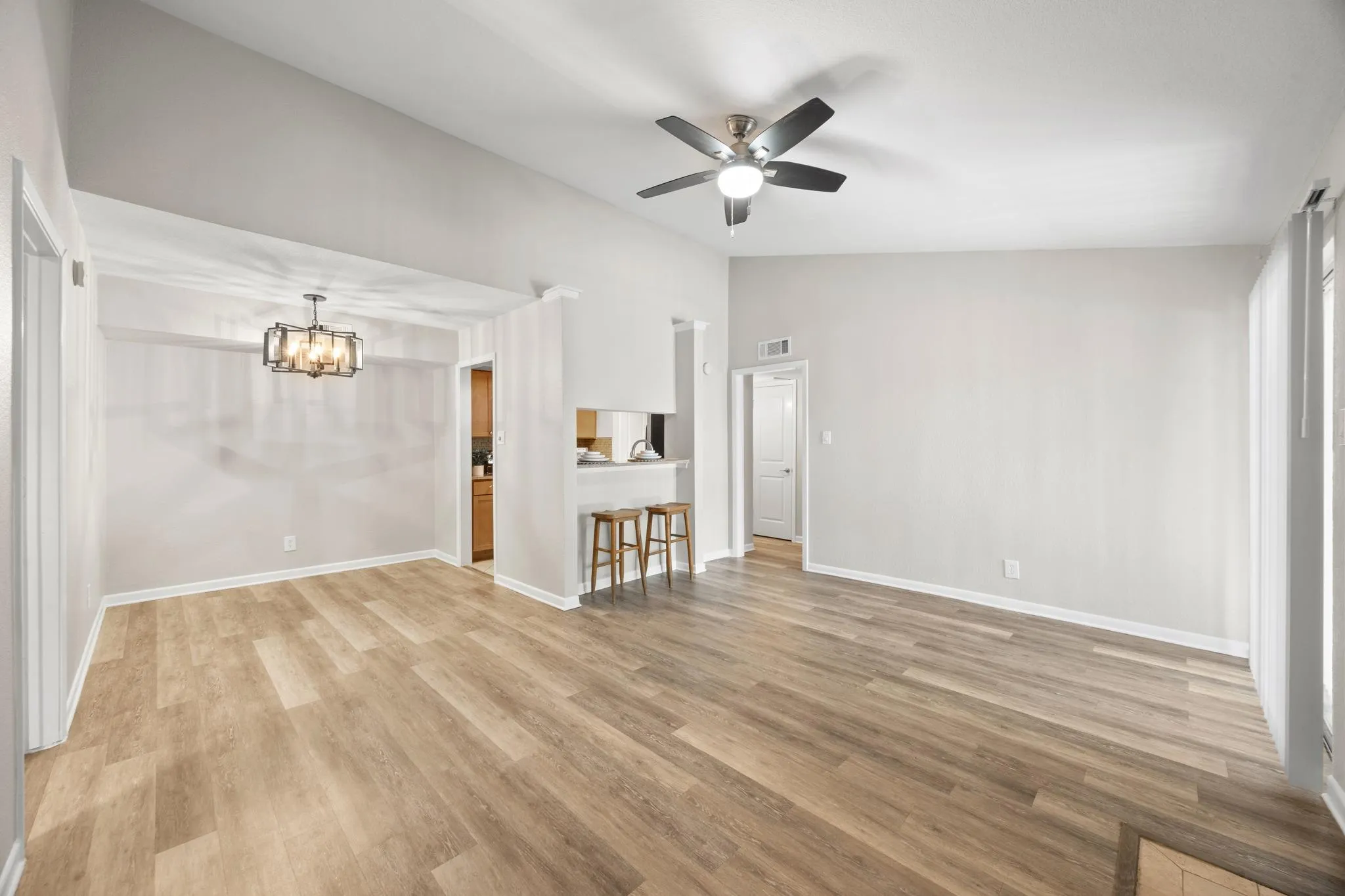 Photo 4 of 3204 MENCHACA RD #104