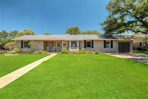 Photo of 1208 COUNTRY CLUB RD, Georgetown, TX, 78628