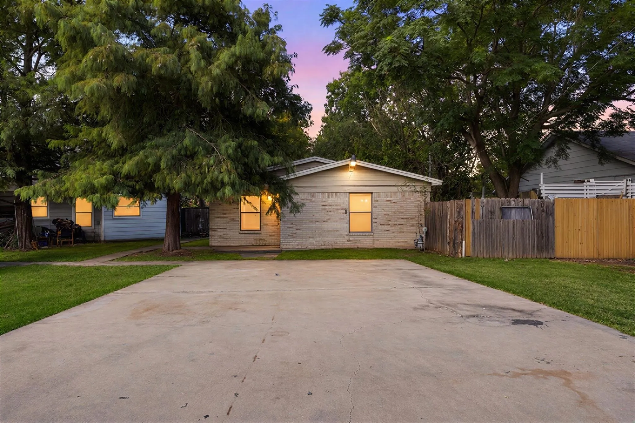 Photo of 829 KEN ST, Austin, TX, 78758