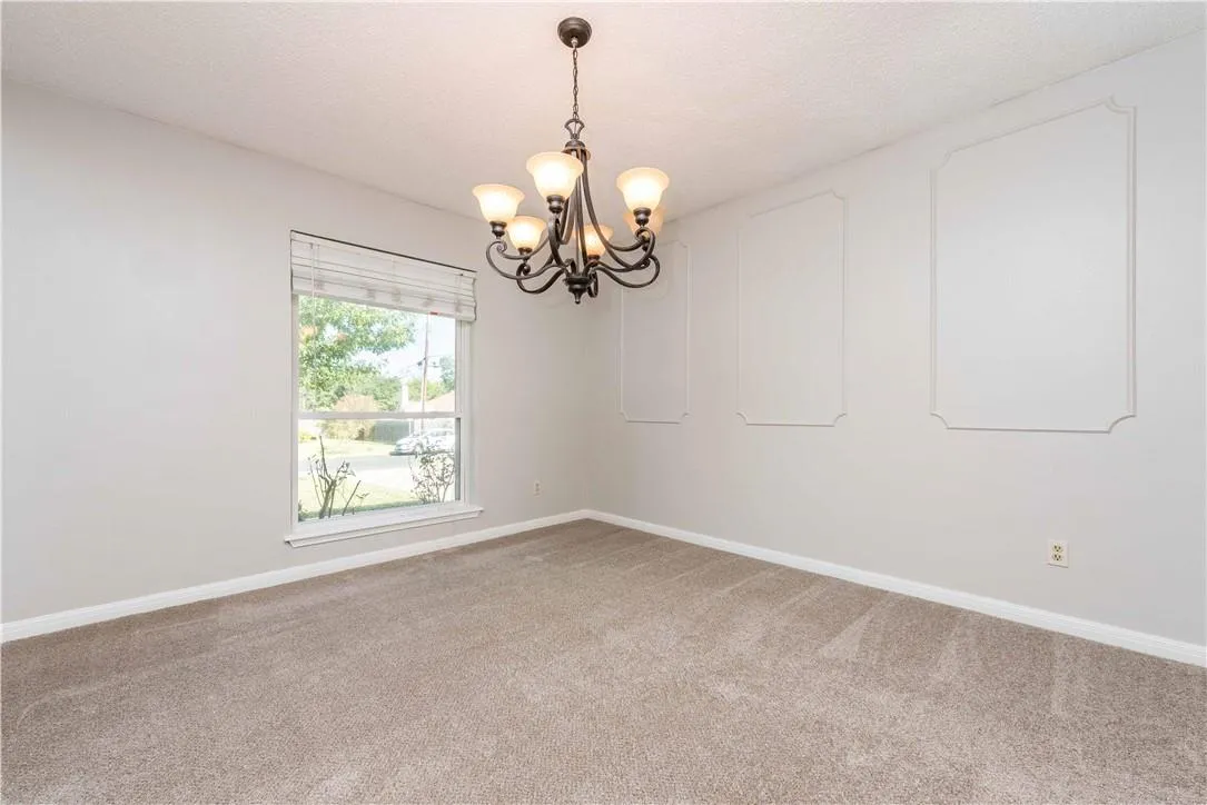 Photo 5 of 5505 PENDLETON LN