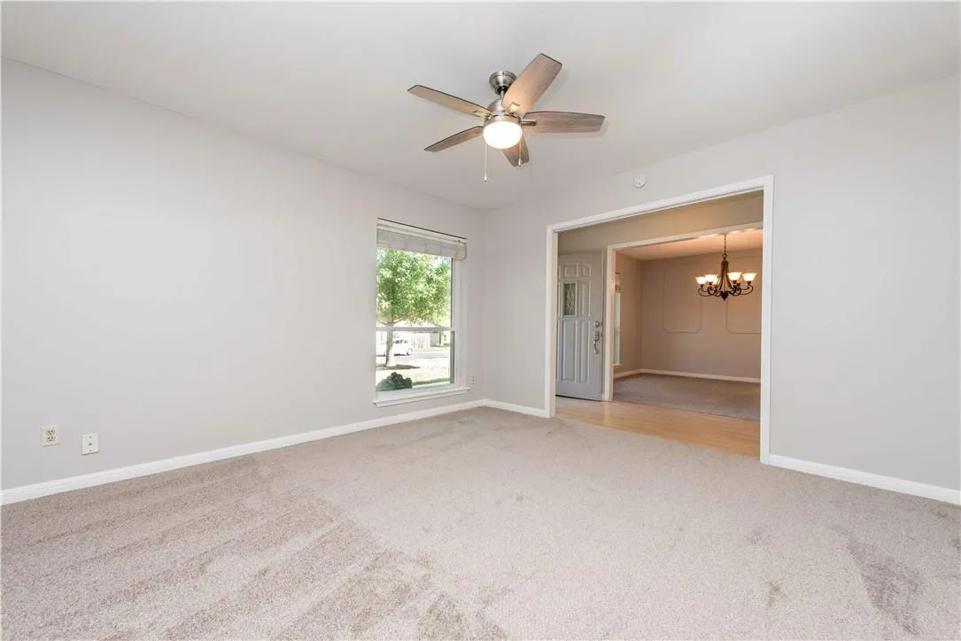 Photo 4 of 5505 PENDLETON LN