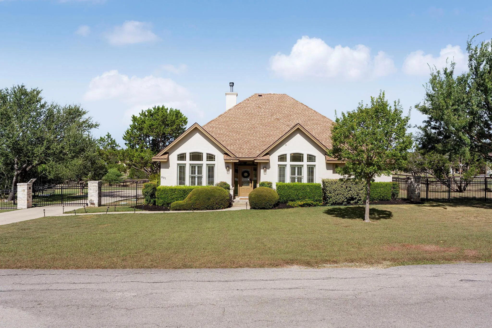 Photo of 691 BROKEN LANCE DR, Dripping Springs, TX, 78620