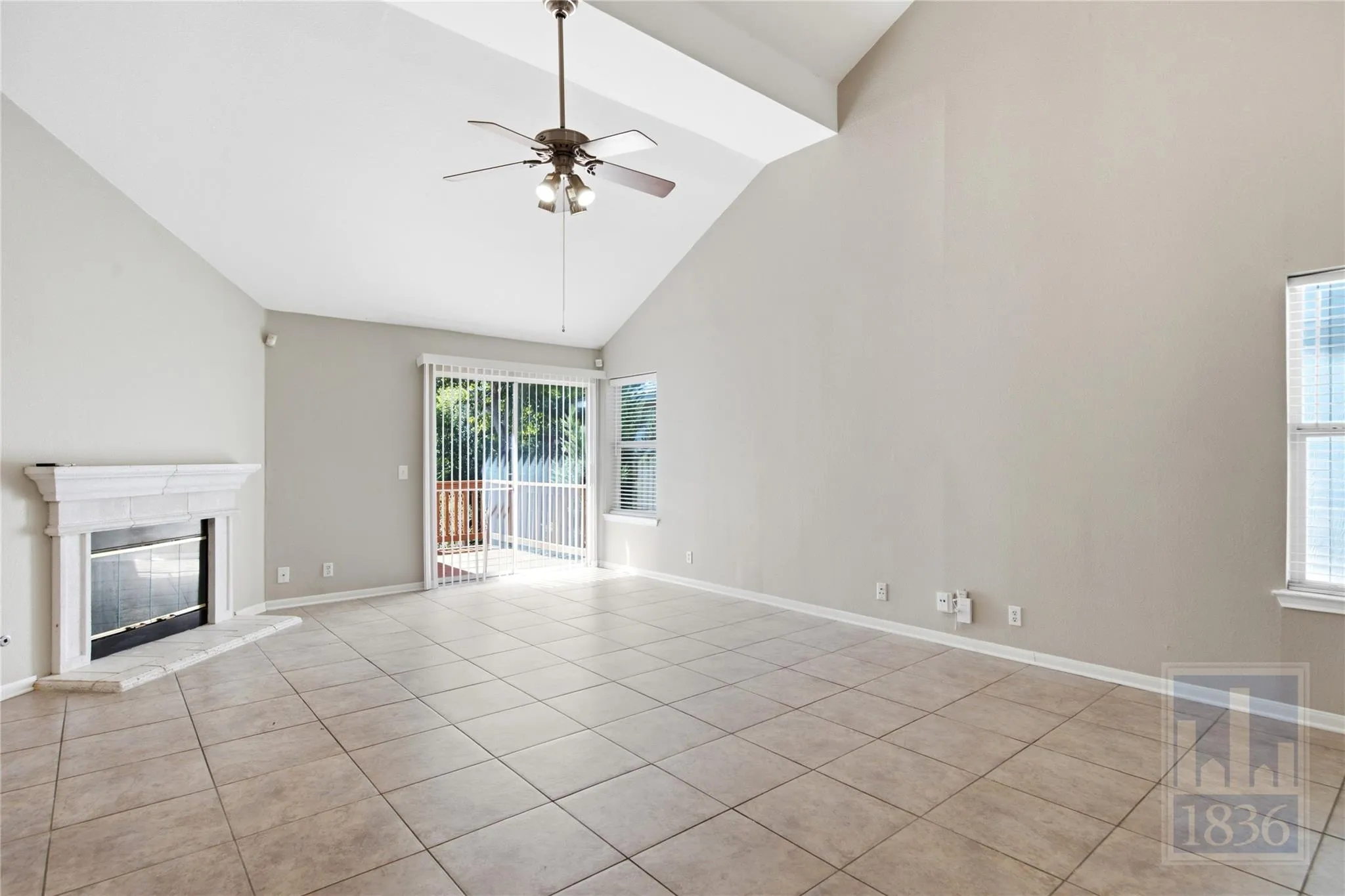 Photo 4 of 10718 CLAYWOOD DR