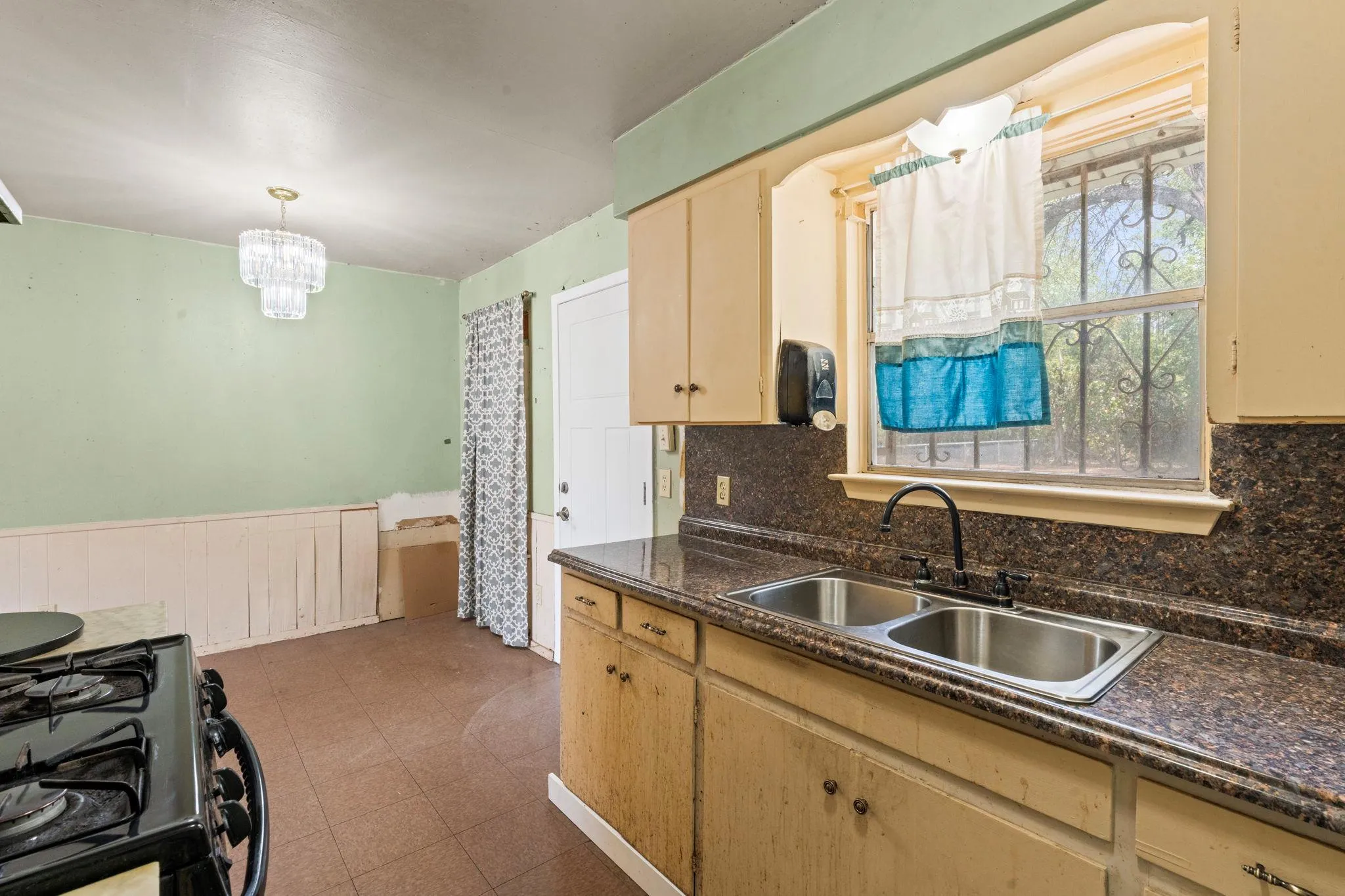 Photo 5 of 1021 GARDNER RD