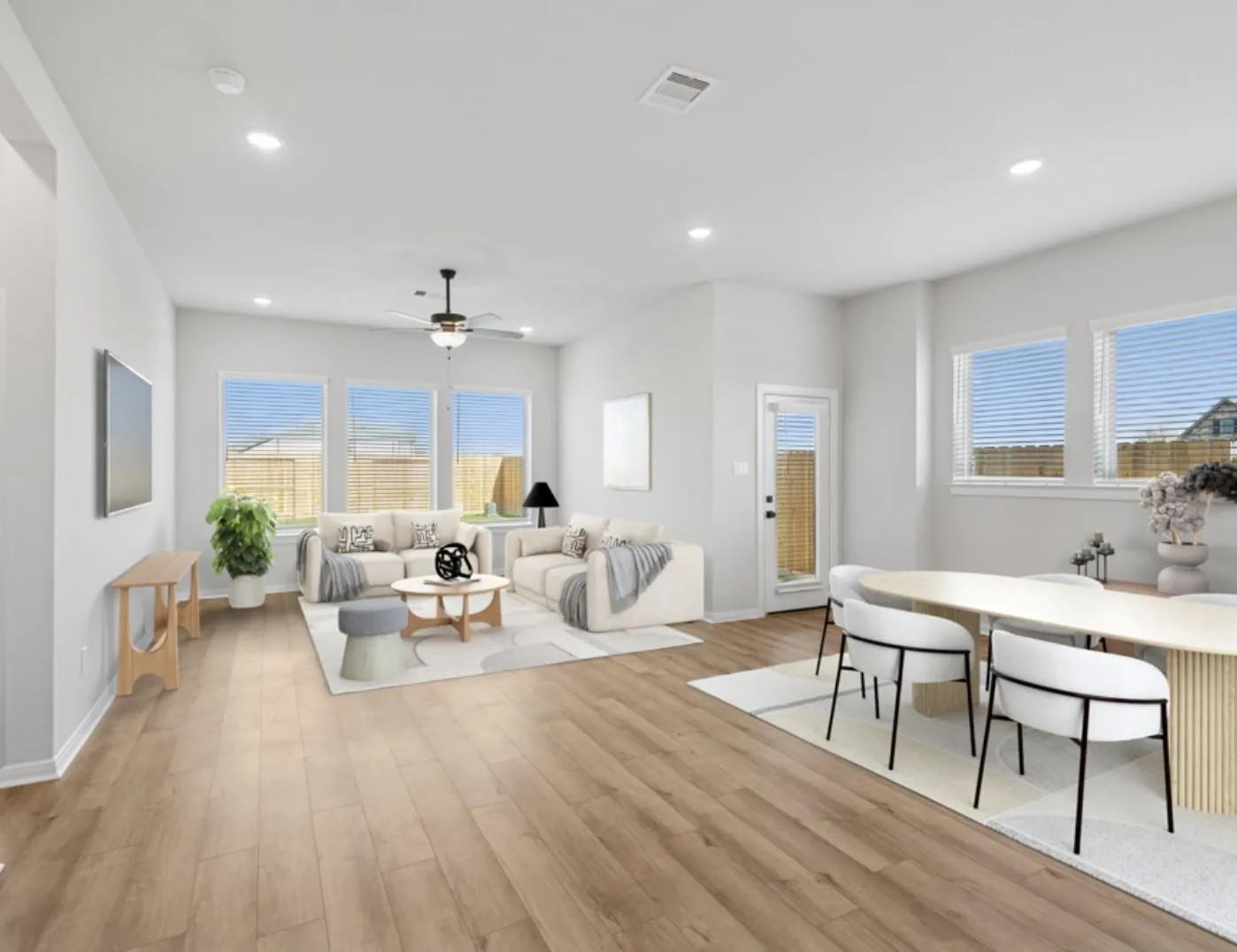 Photo 5 of 904 PROMINENCE WAY