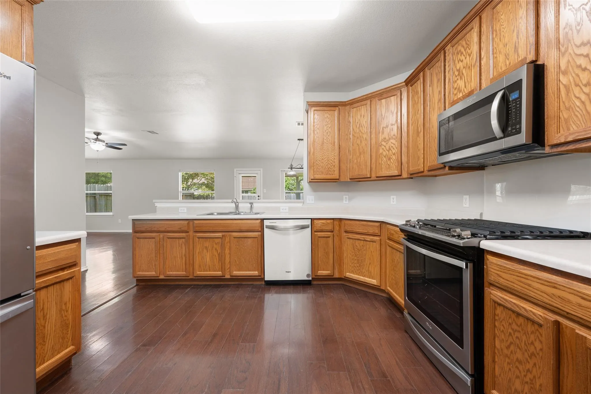 Photo 2 of 2220 PEARSON WAY