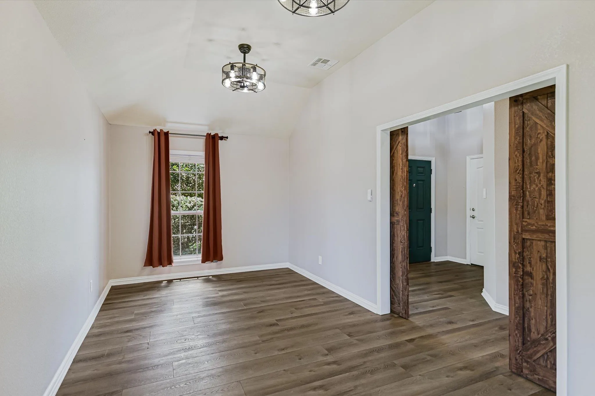 Photo 5 of 226 ANIMAS DR