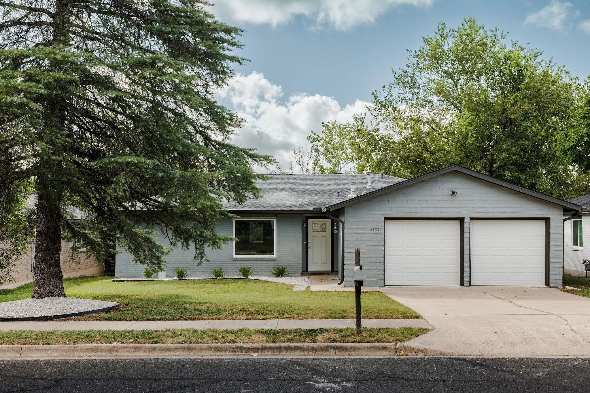 Photo of 6101 LONDON DR, Austin, TX, 78745