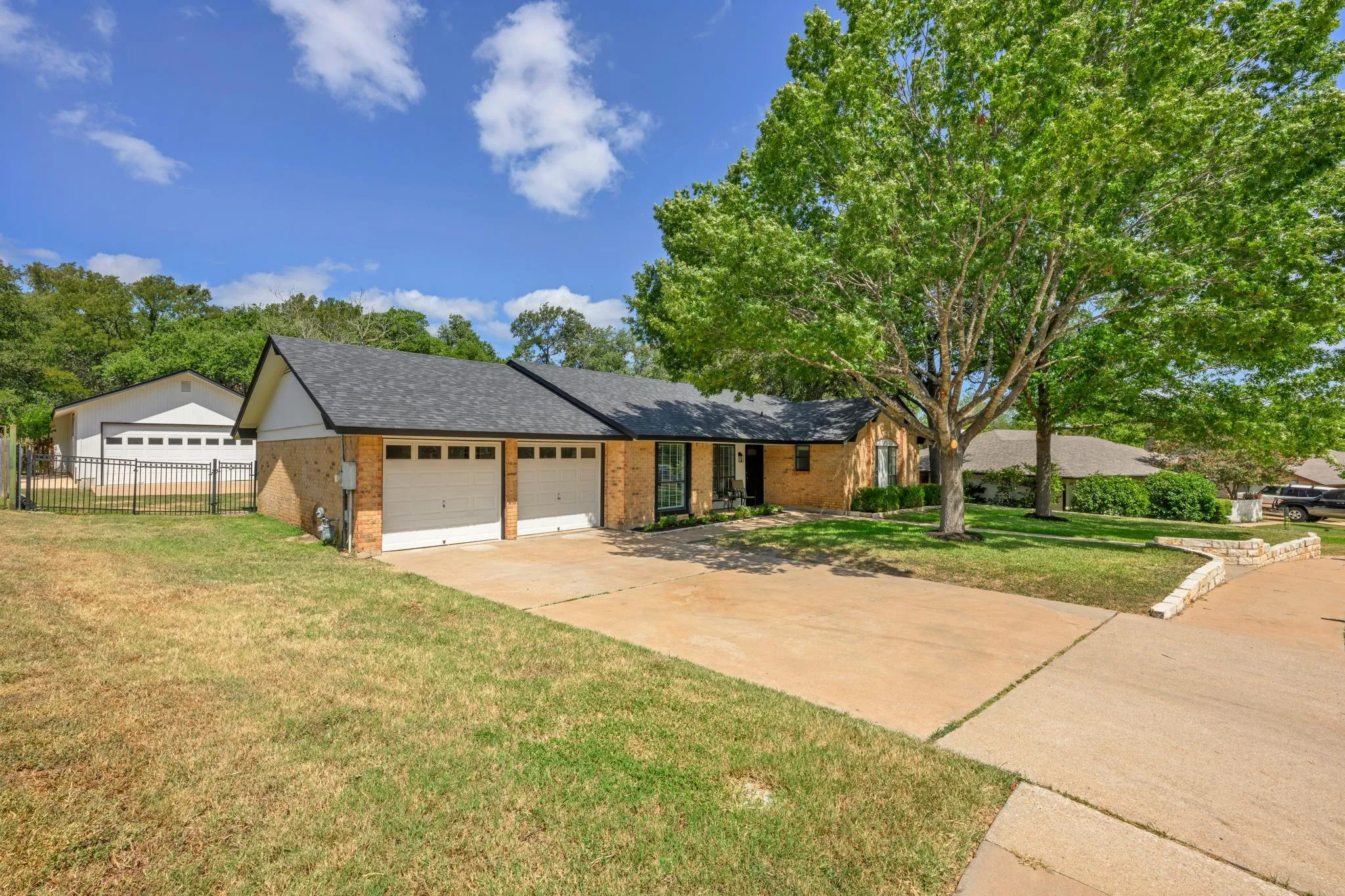 Photo 3 of 5912 CHERRY CREEK DR