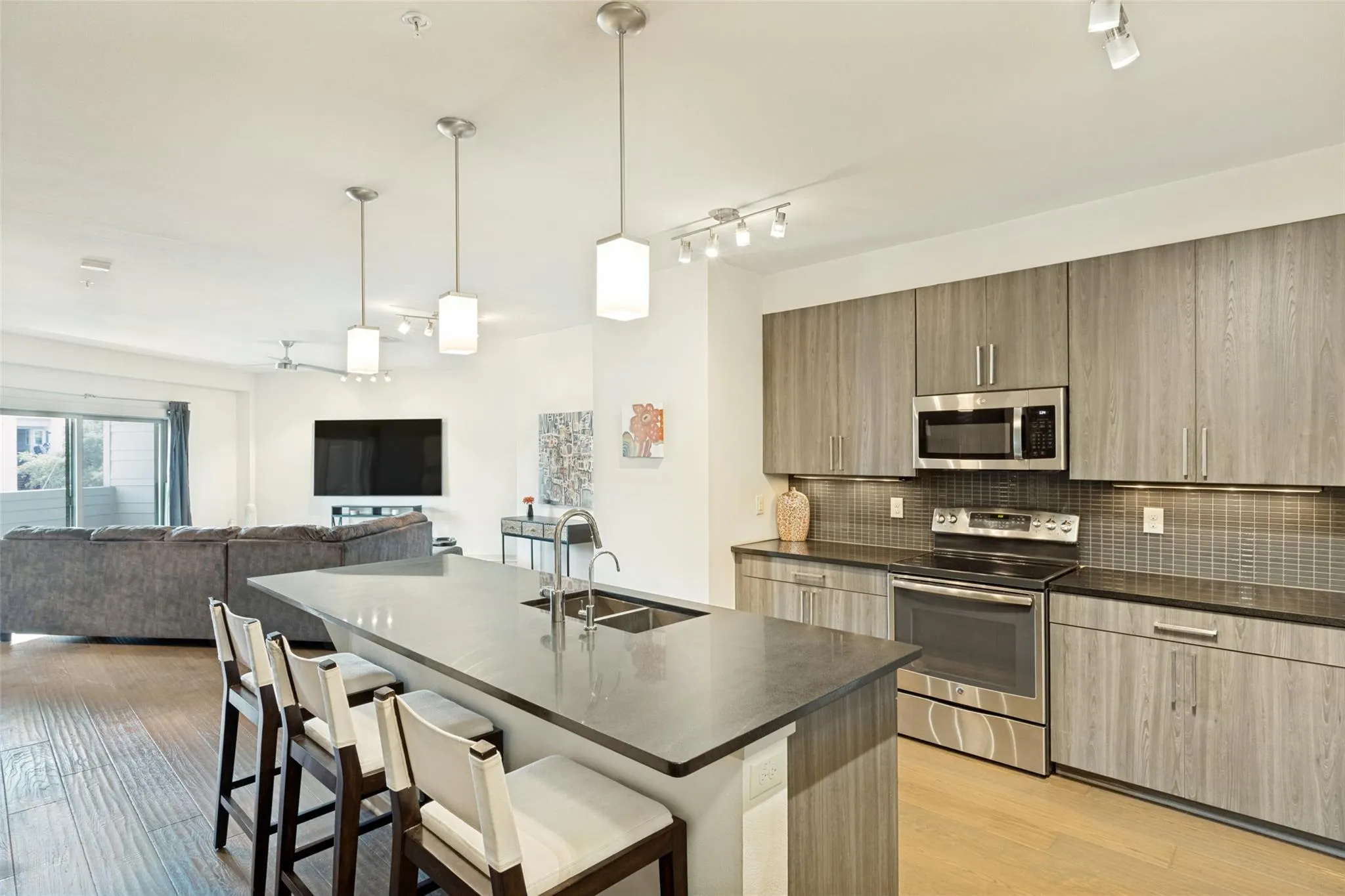 Photo 2 of 3600 S LAMAR BLVD #210