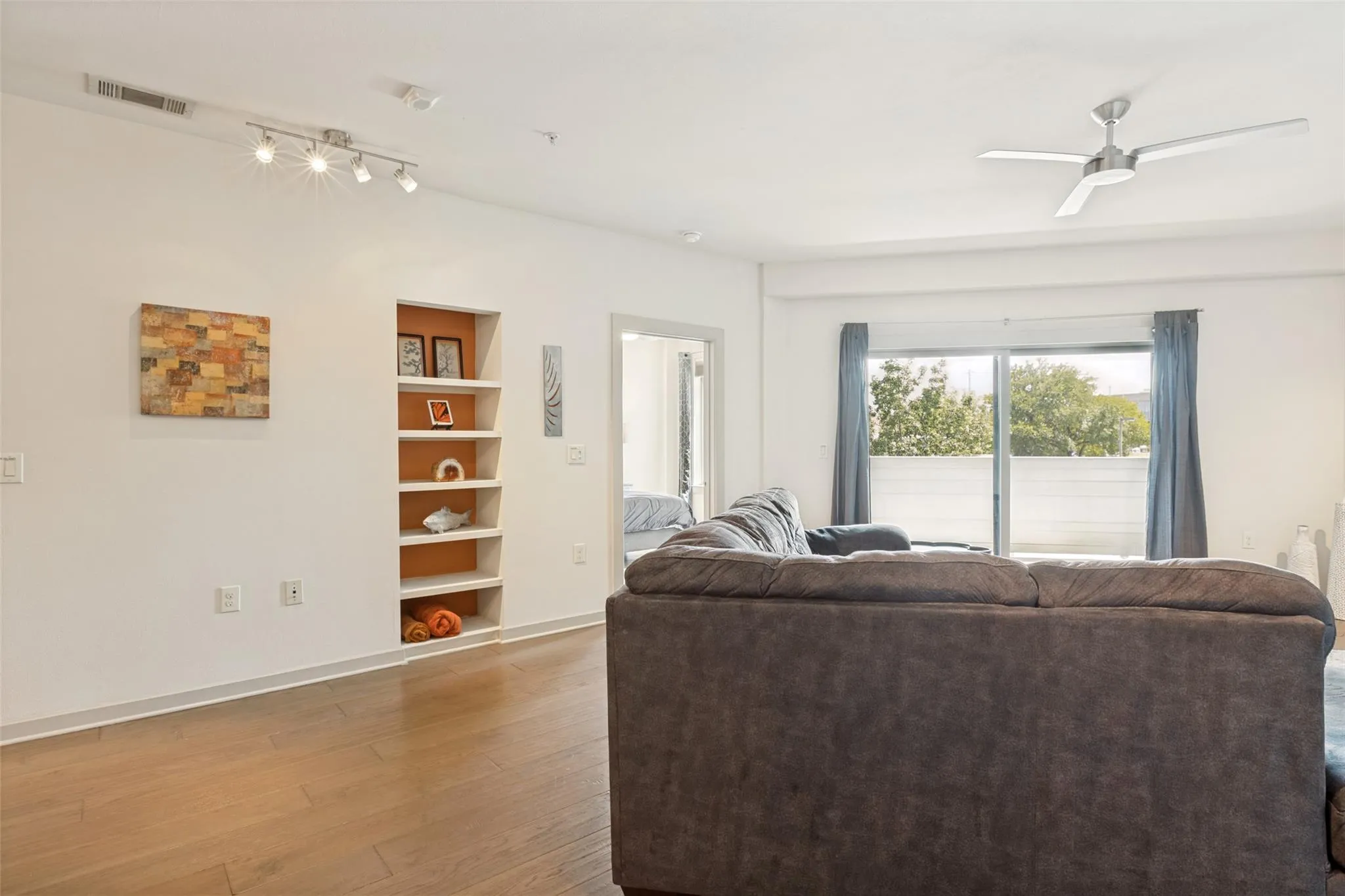 Photo 4 of 3600 S LAMAR BLVD #210
