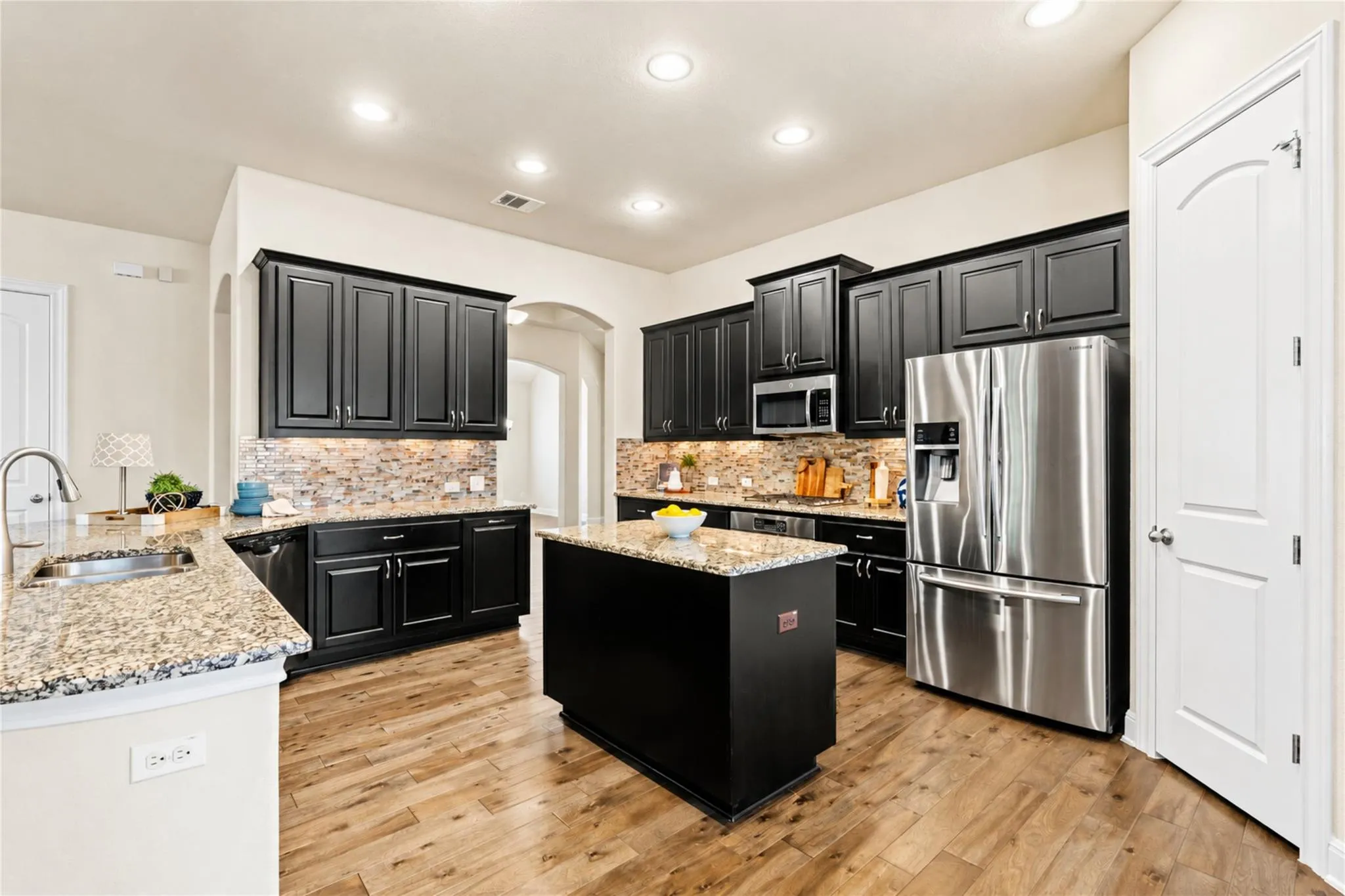 Photo 4 of 2712 MAZARO WAY