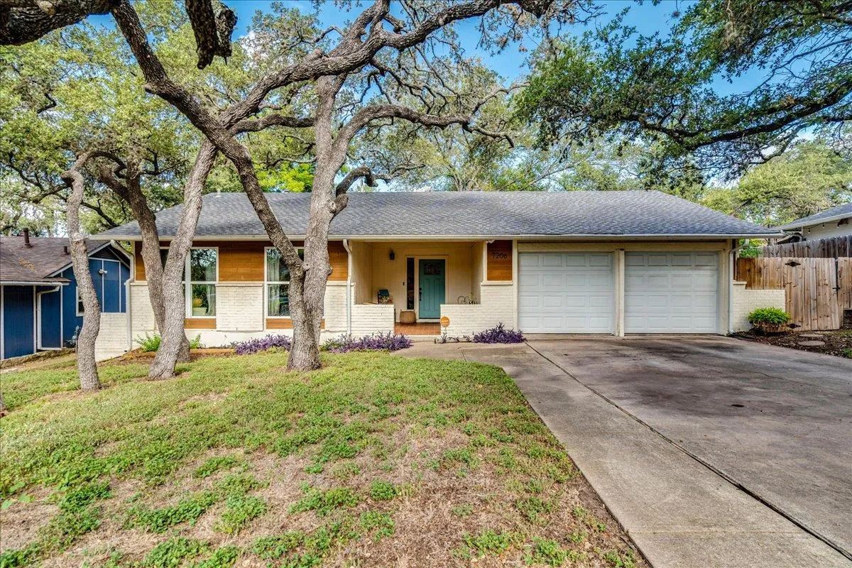 Photo of 7206 SHADYWOOD DR, Austin, TX, 78745