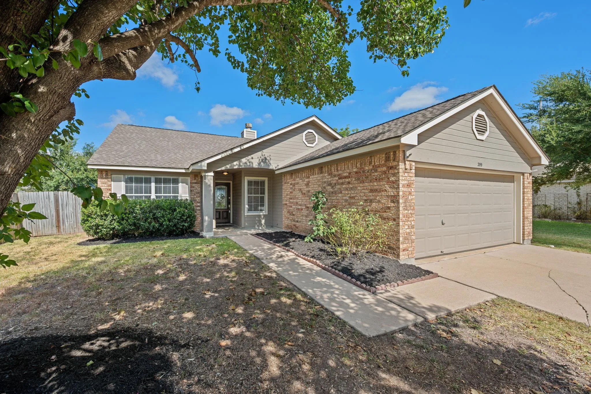 Photo 2 of 209 CLARKS WAY