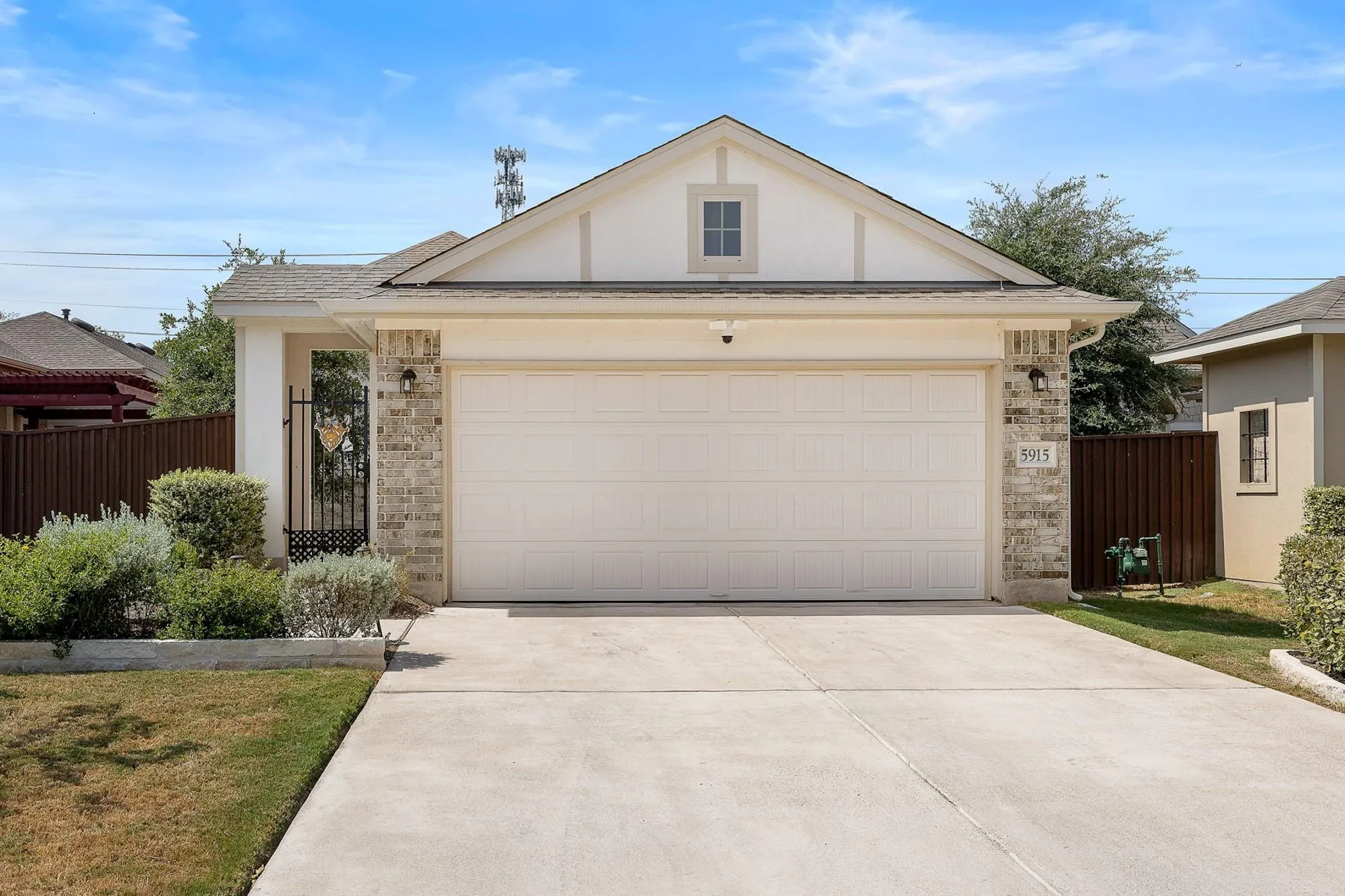 Photo 4 of 5915 PRINCIPALE DR