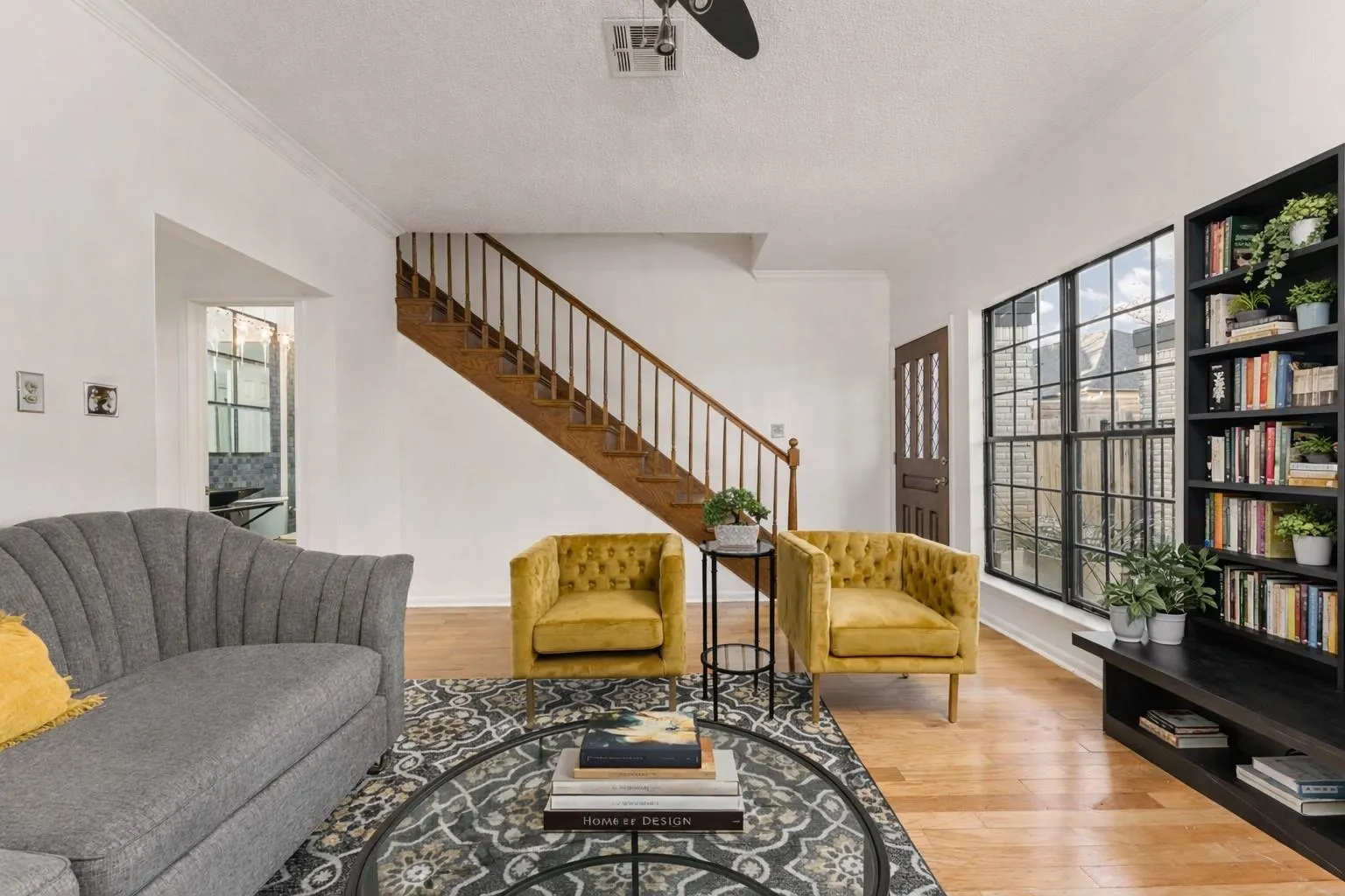 Photo 2 of 1307 KINNEY AVE #124