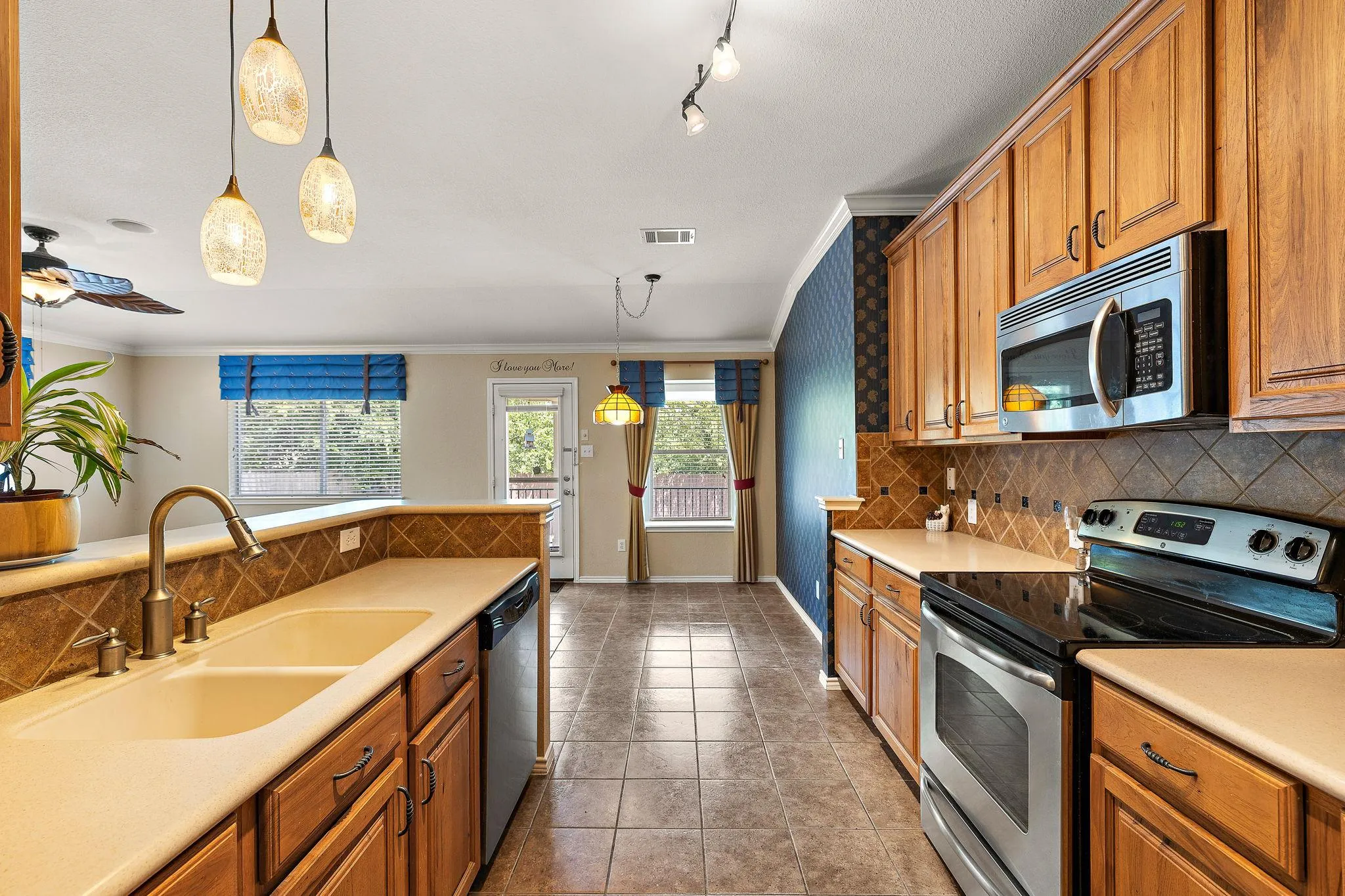 Photo 5 of 1105 SOUTH BROOK DR