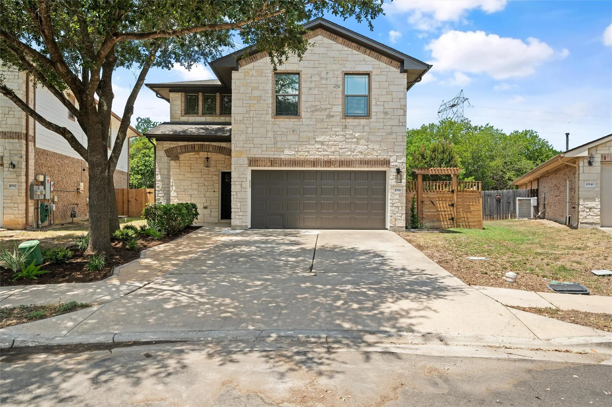 Photo 2 of 10936 SHORT SPRINGS DR