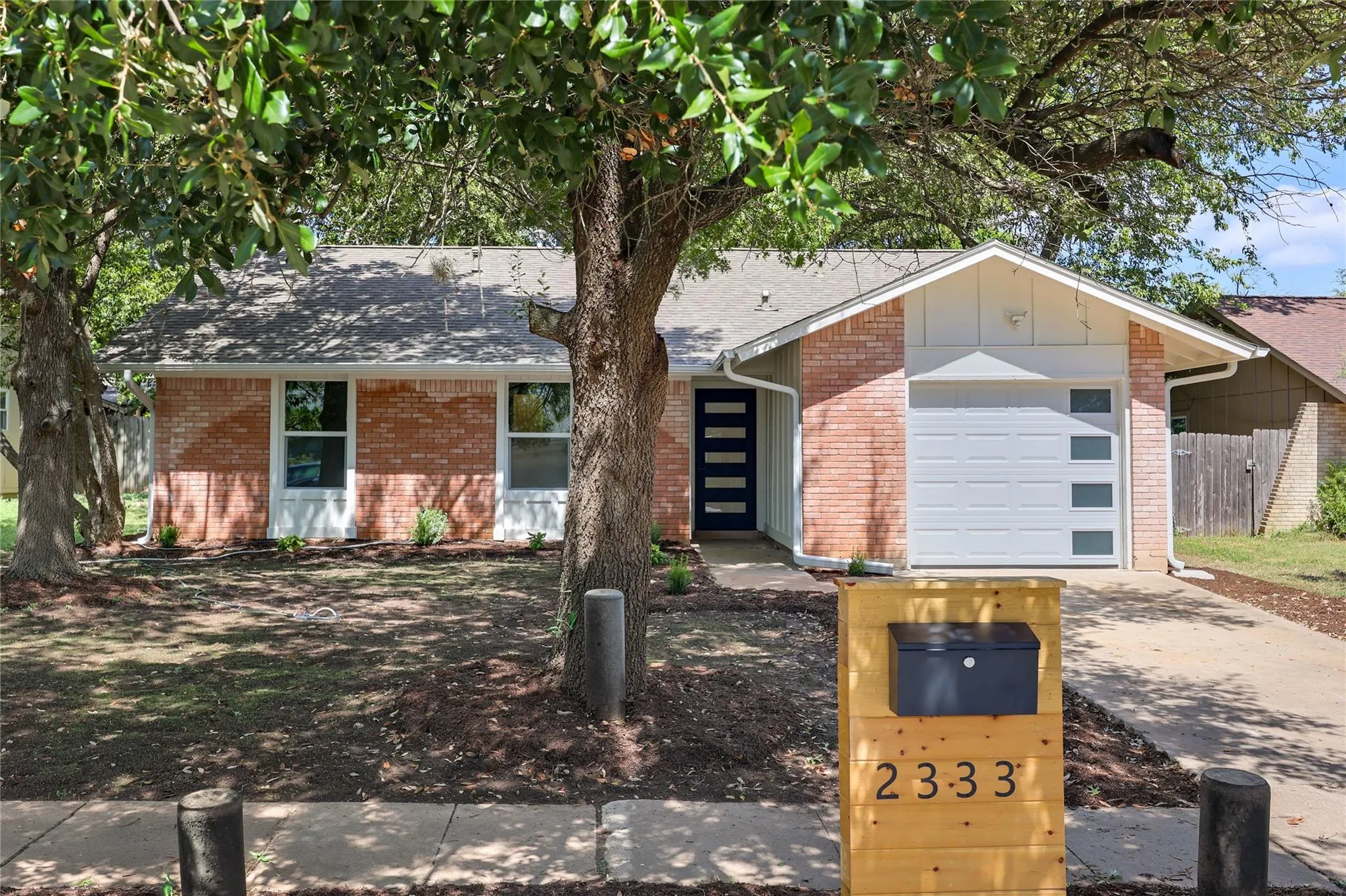 Photo of 2333 ALDFORD DR, Austin, TX, 78745