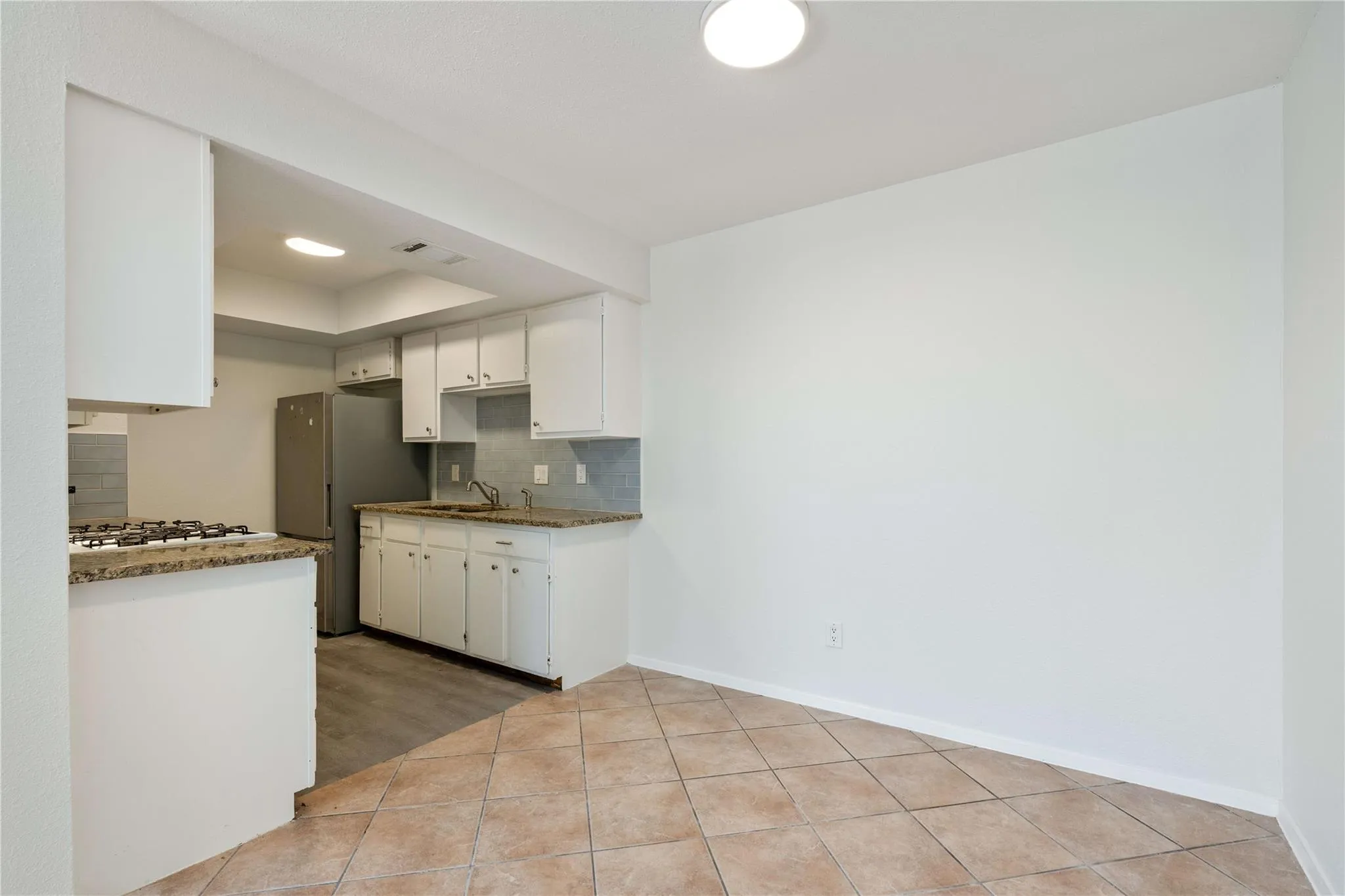 Photo 5 of 9809 ABERDEEN WAY
