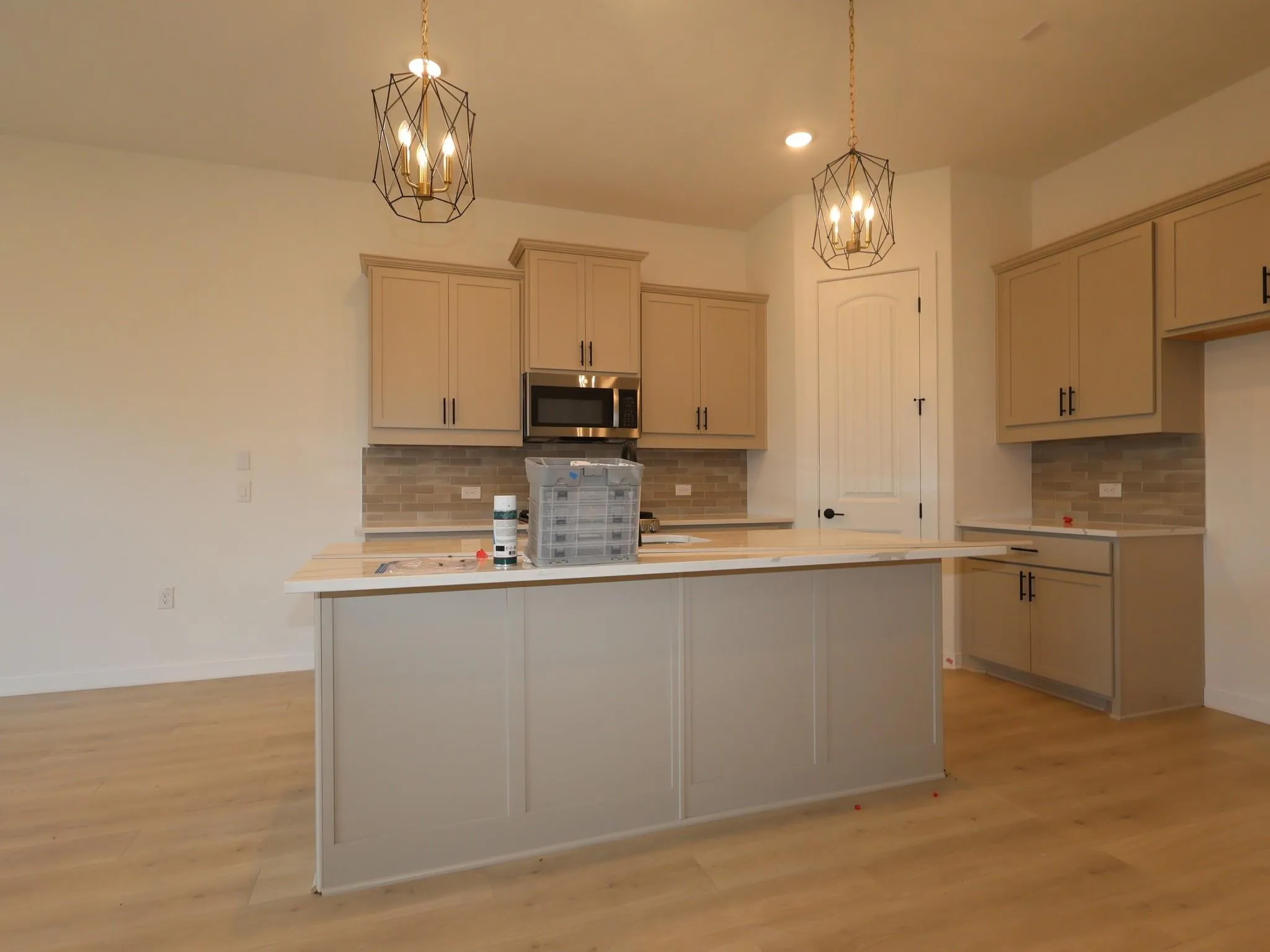 Photo 4 of 124 LELAND AVE