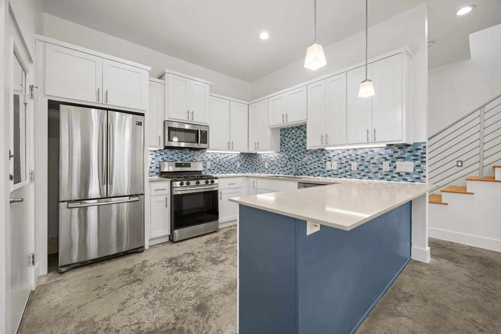 Photo 5 of 1003 VALDEZ ST #A