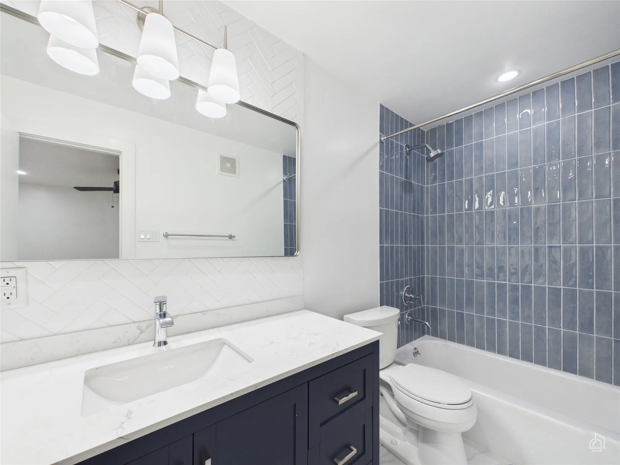 Photo 5 of 1208 ENFIELD RD #105