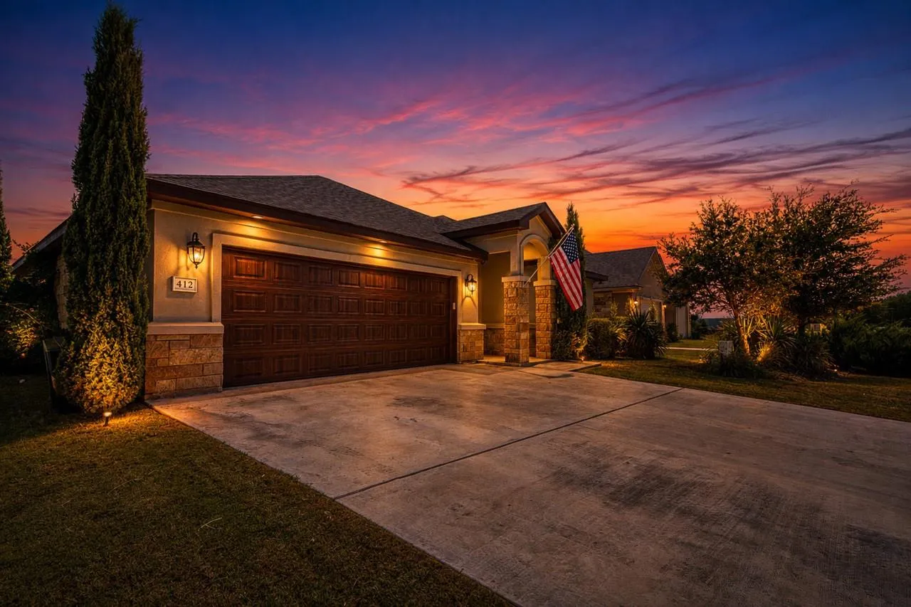 Photo of 412 JAKE DR, Jarrell, TX, 76537